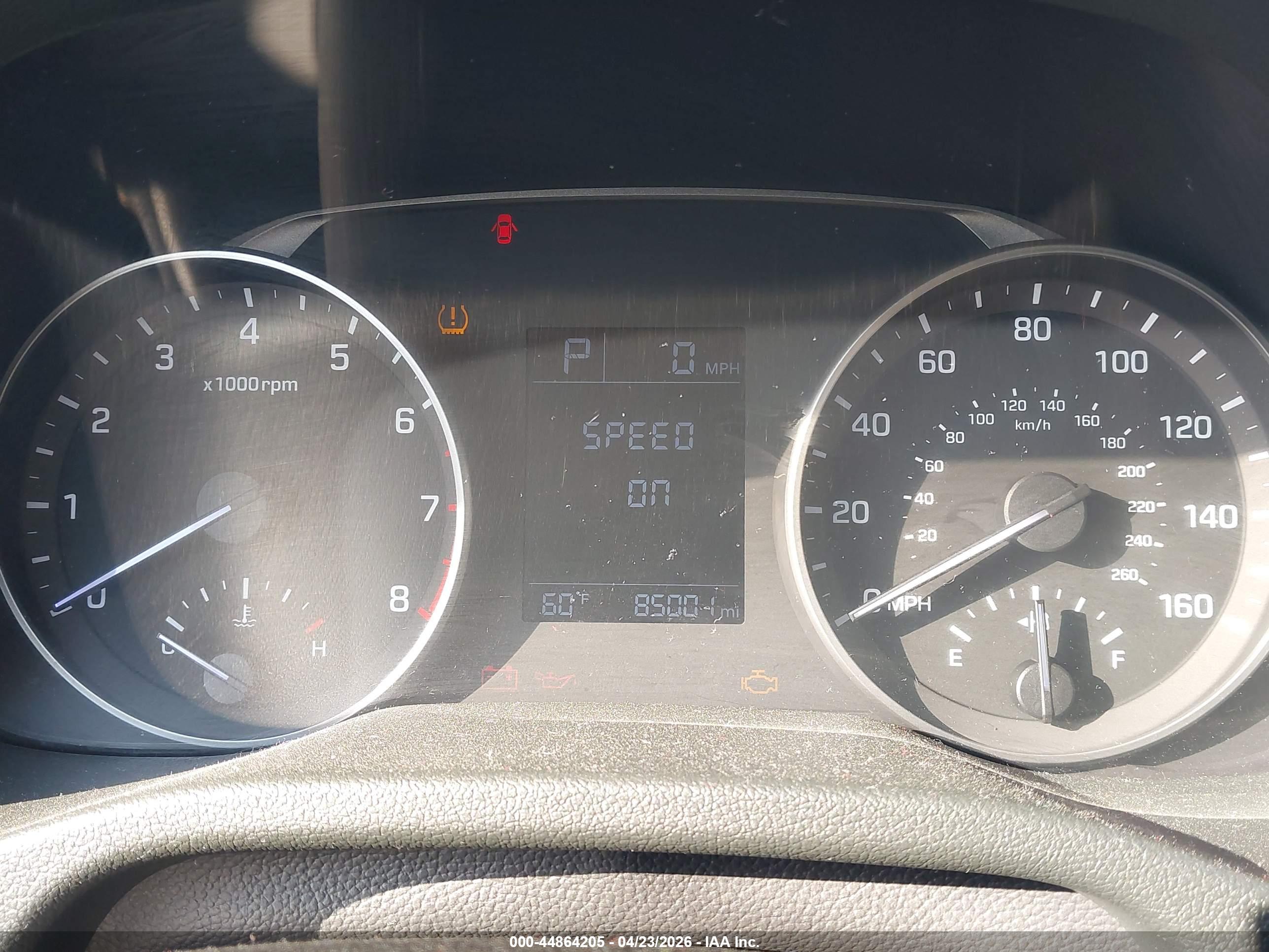 HYUNDAI ELANTRA image 7