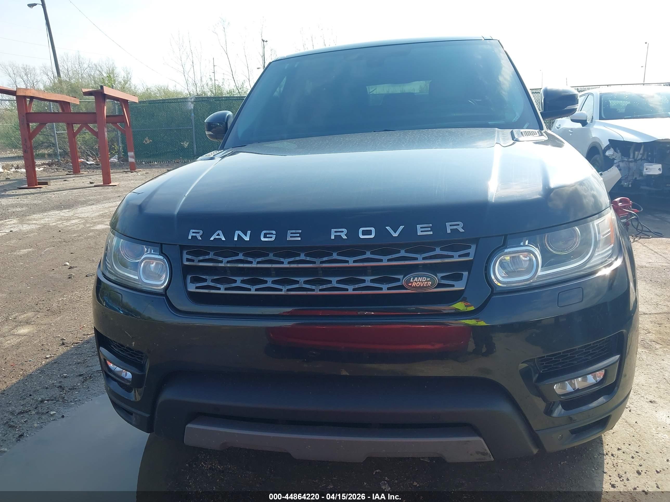 LAND ROVER image 6