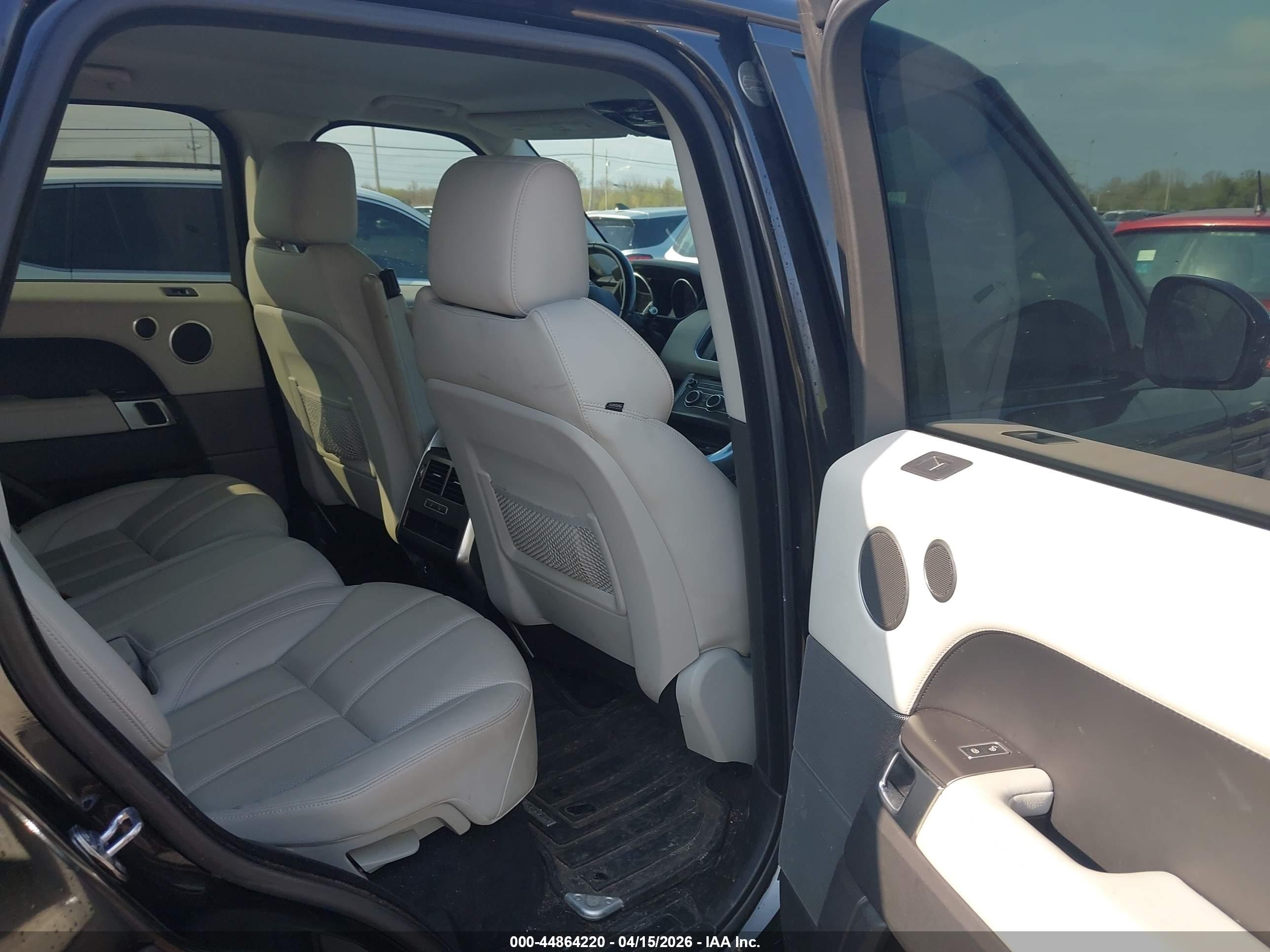 LAND ROVER image 8