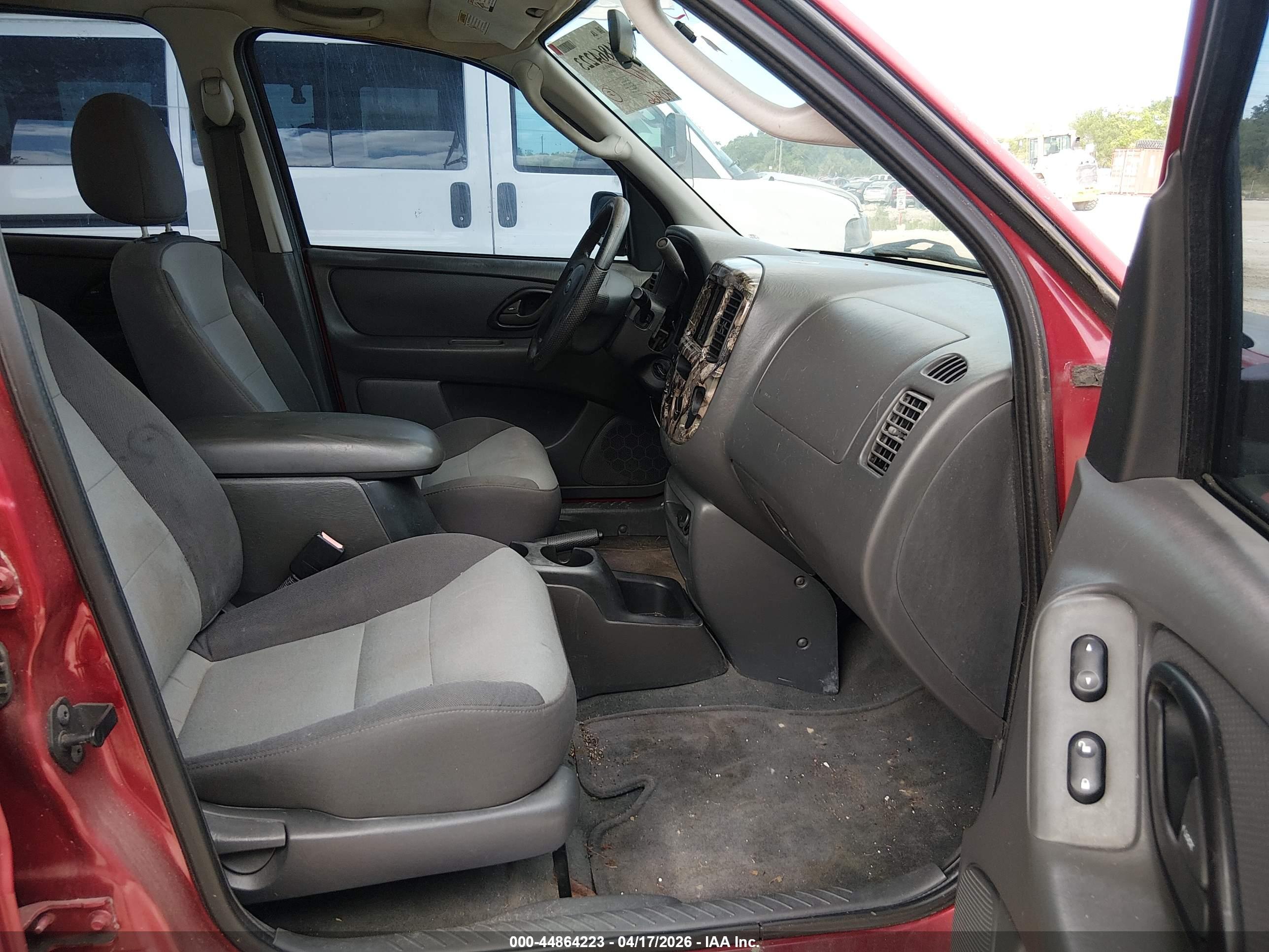 FORD ESCAPE image 5
