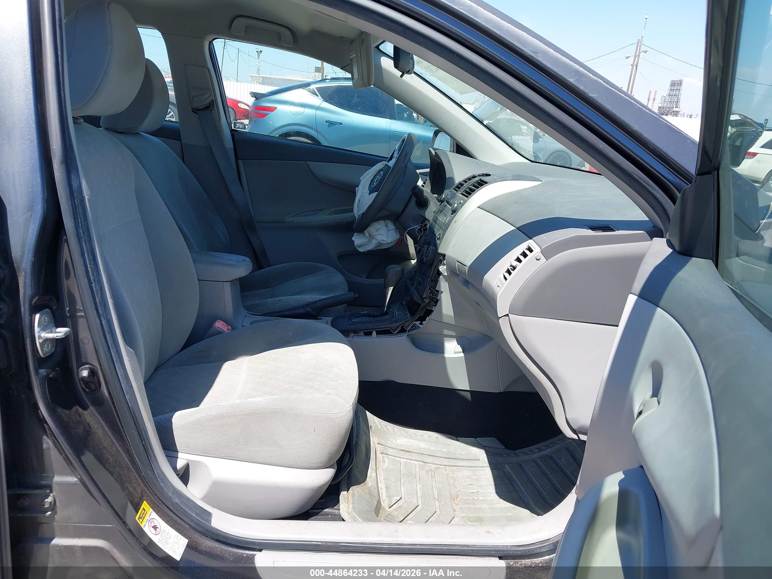 TOYOTA COROLLA image 5