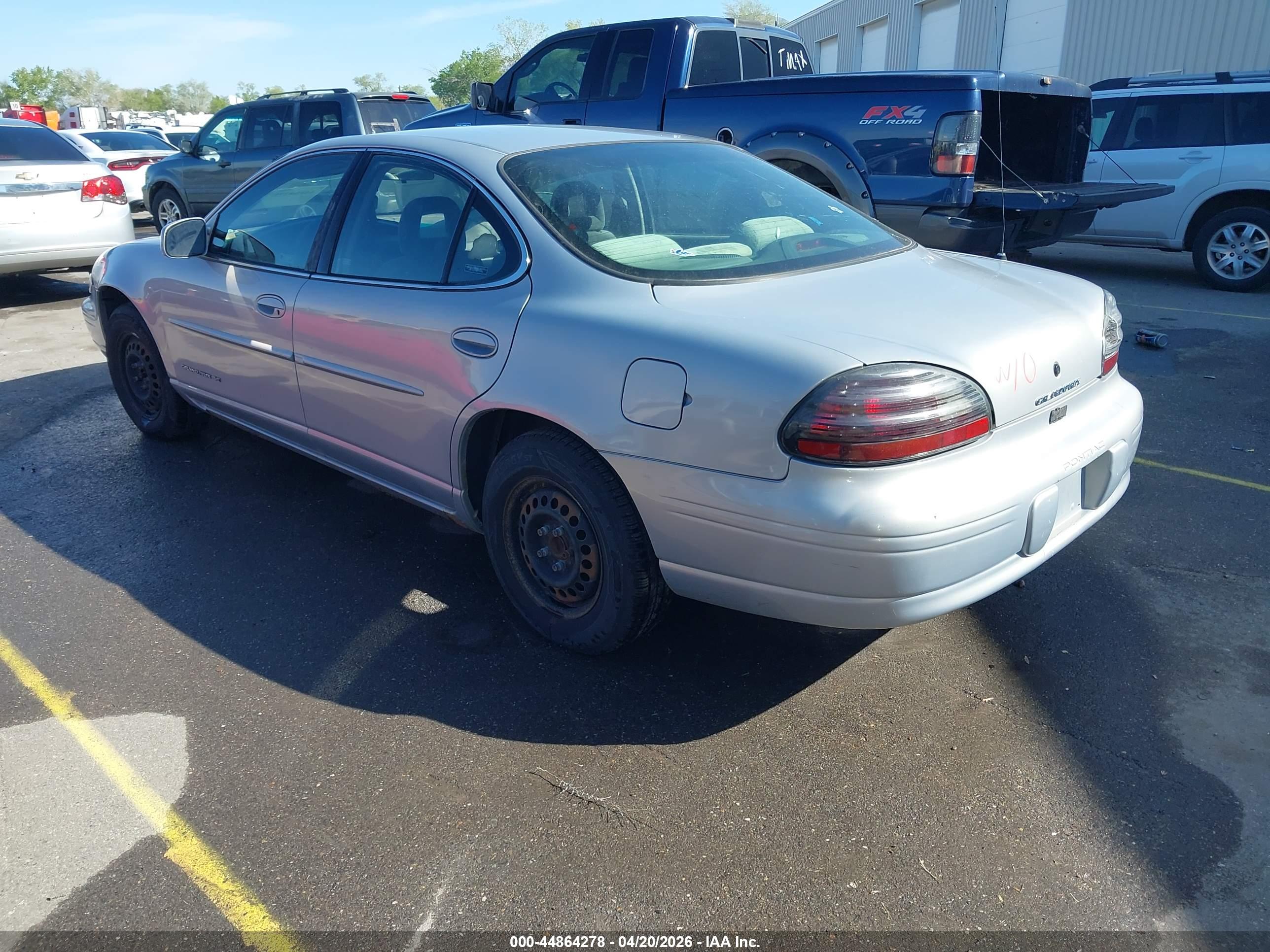 PONTIAC GRAND image 3