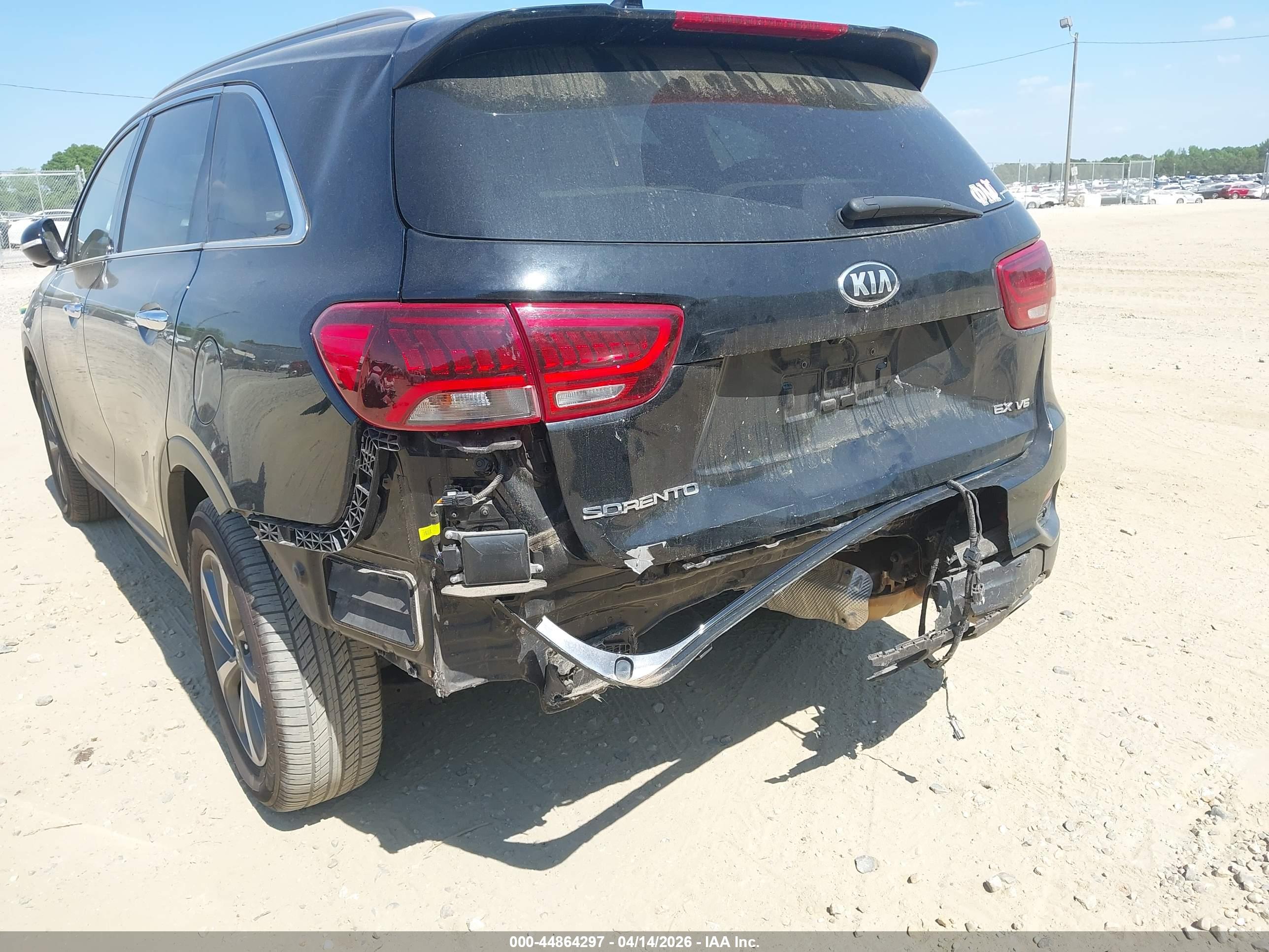 KIA SORENTO image 6