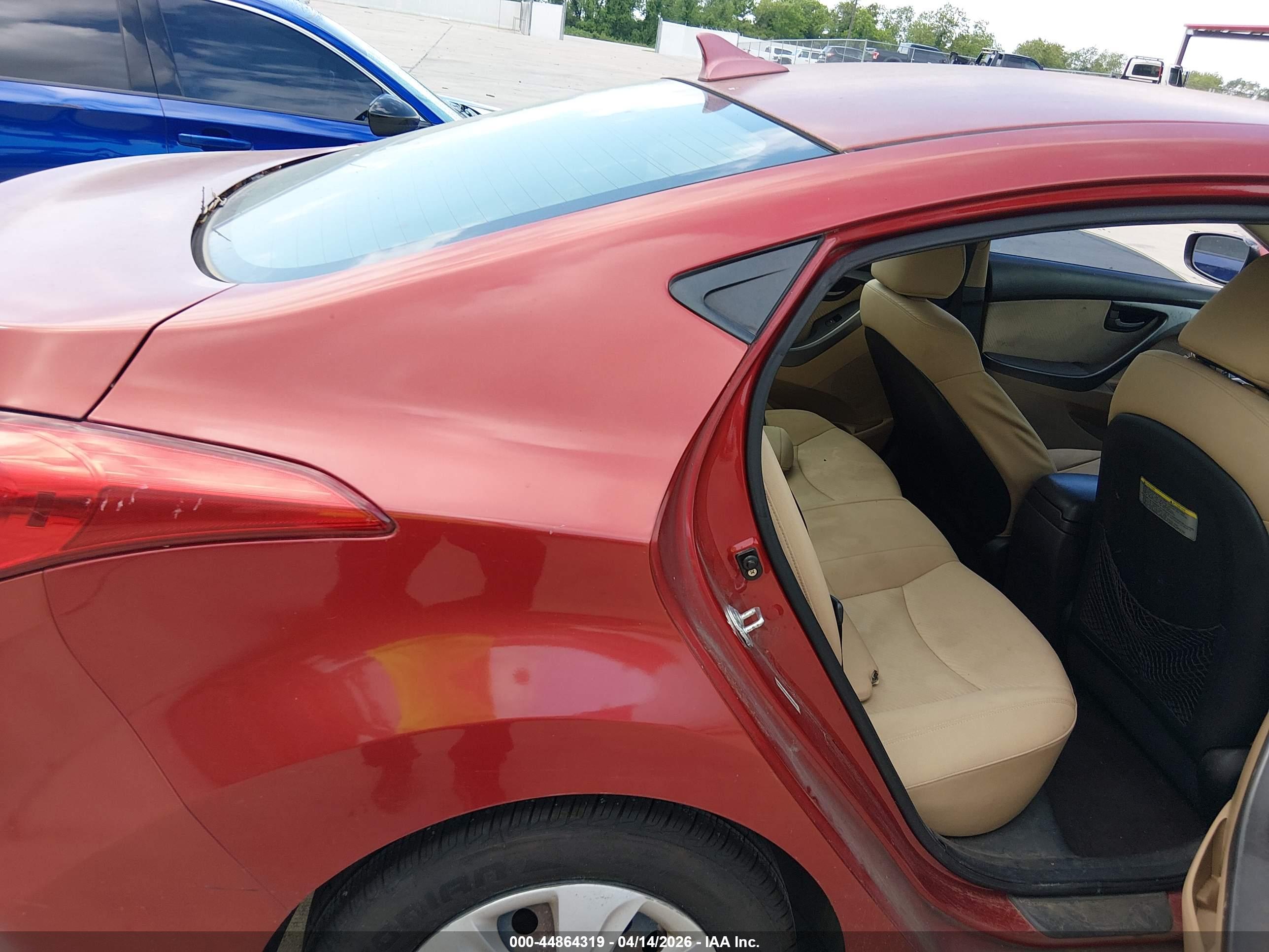 HYUNDAI ELANTRA image 8