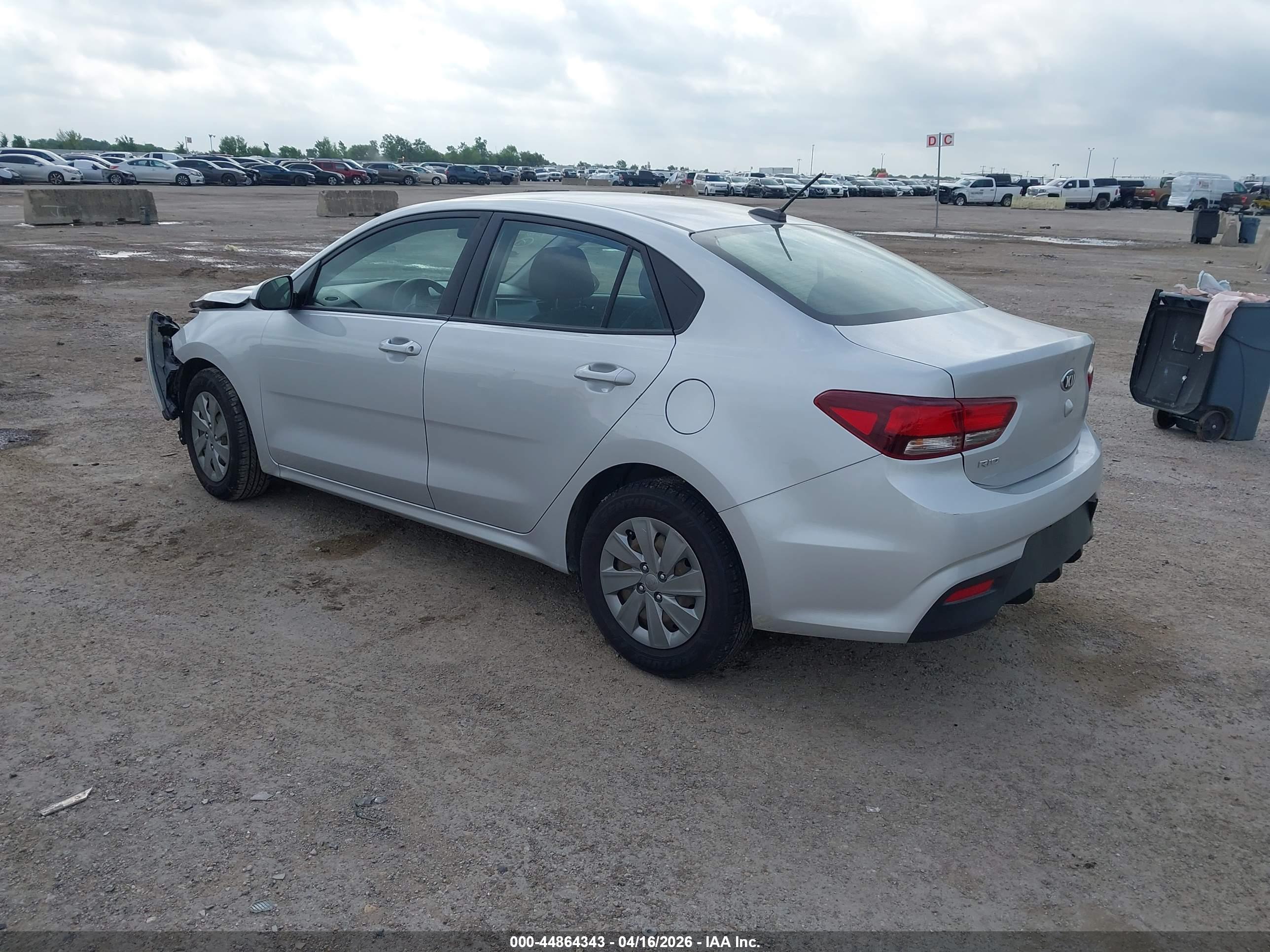 KIA RIO image 3