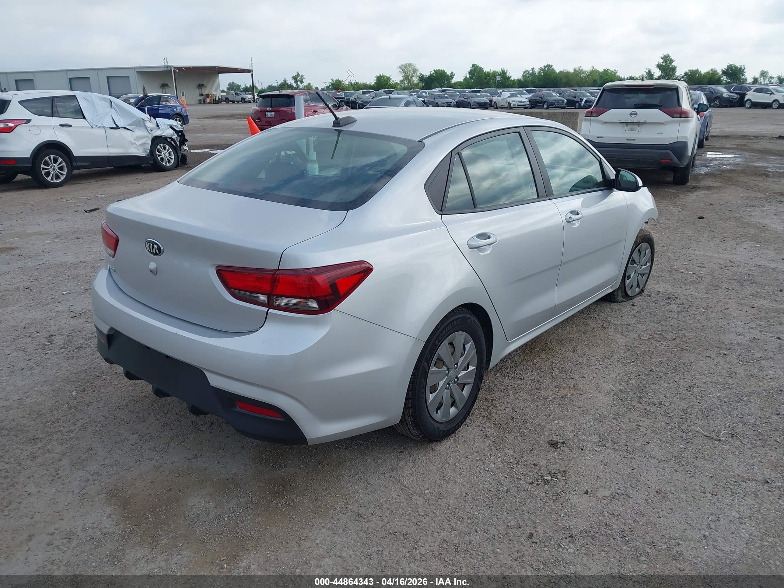 KIA RIO image 4