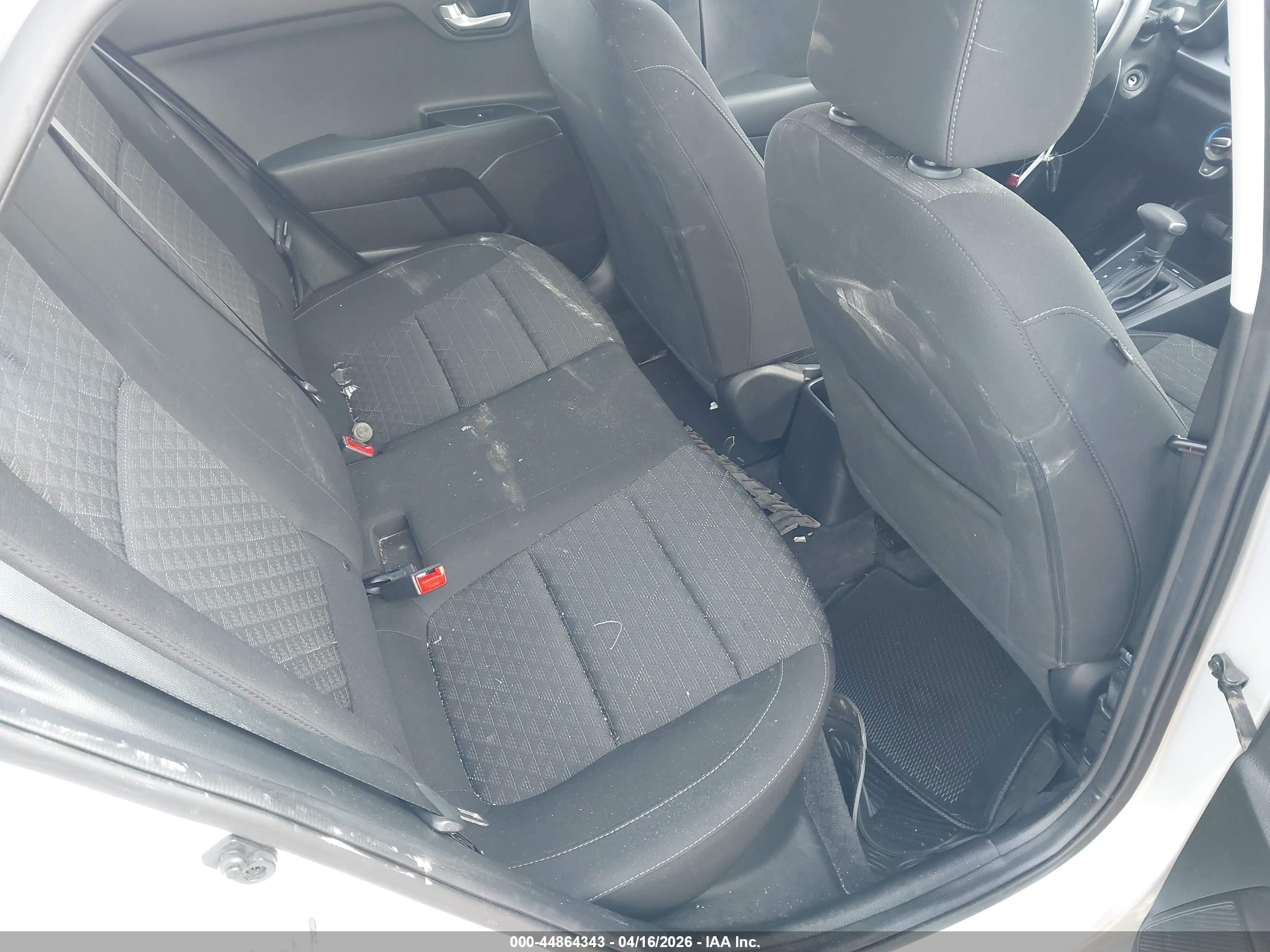 KIA RIO image 8