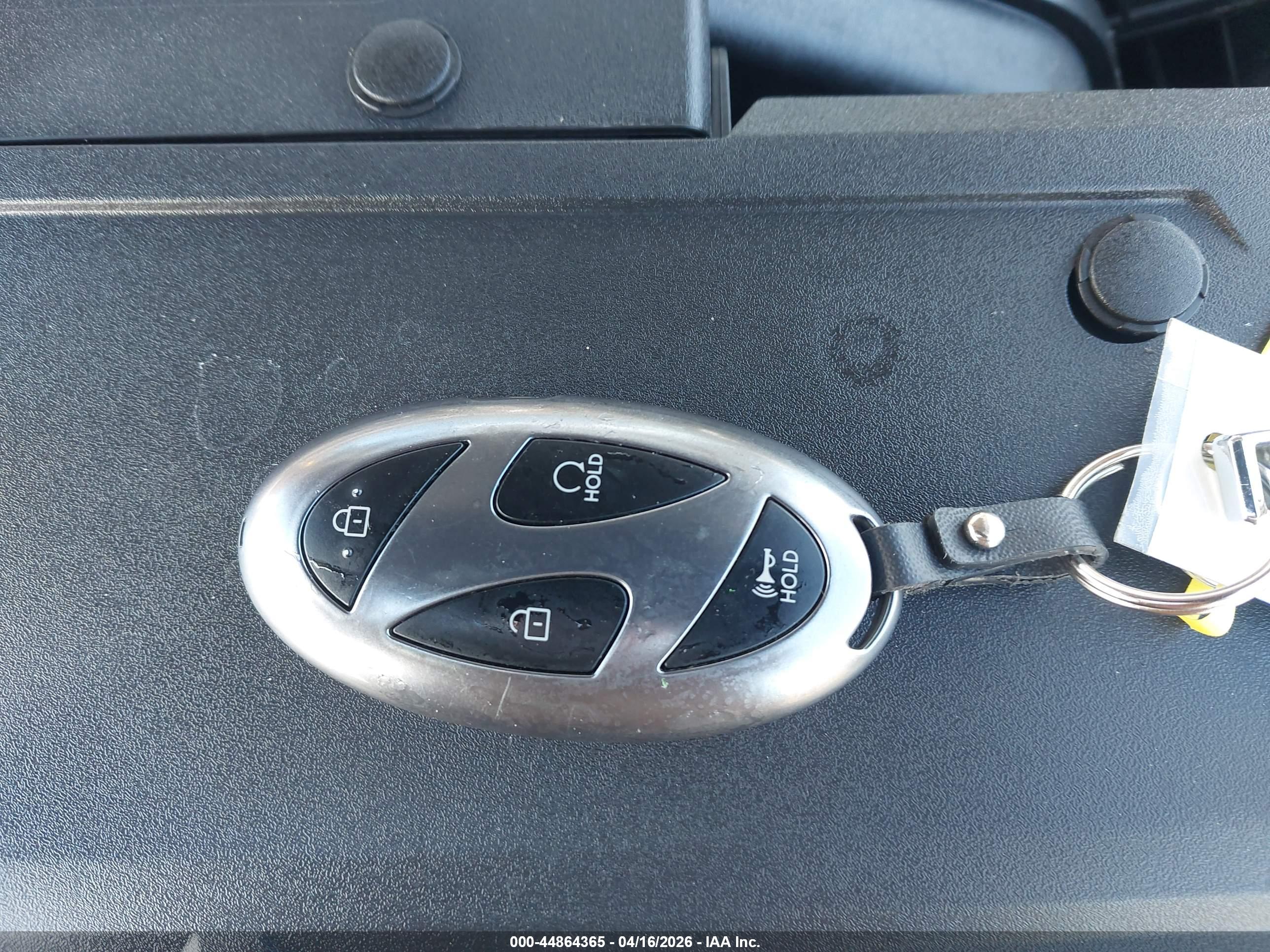 HYUNDAI TUCSON image 11