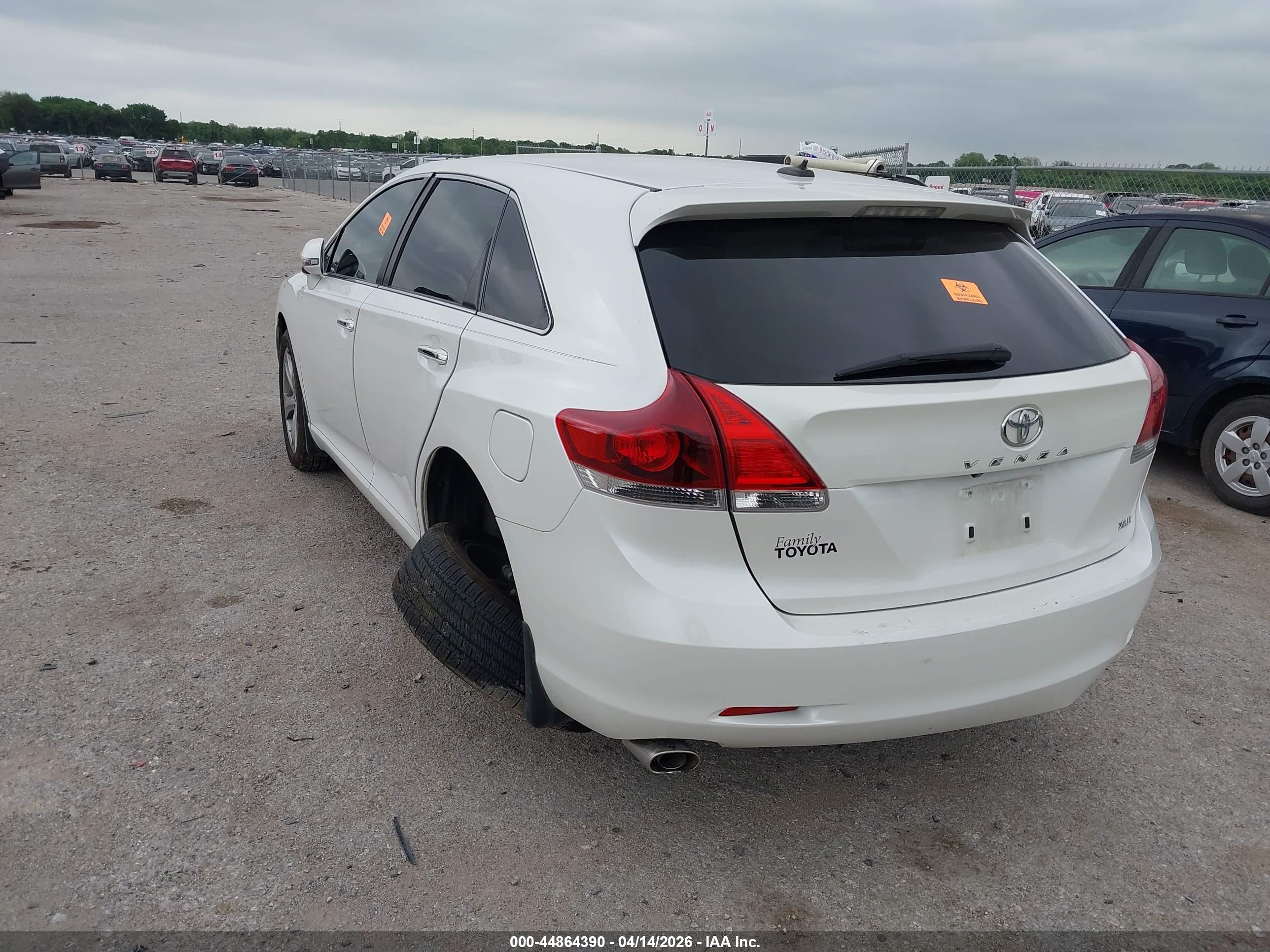 TOYOTA VENZA image 3