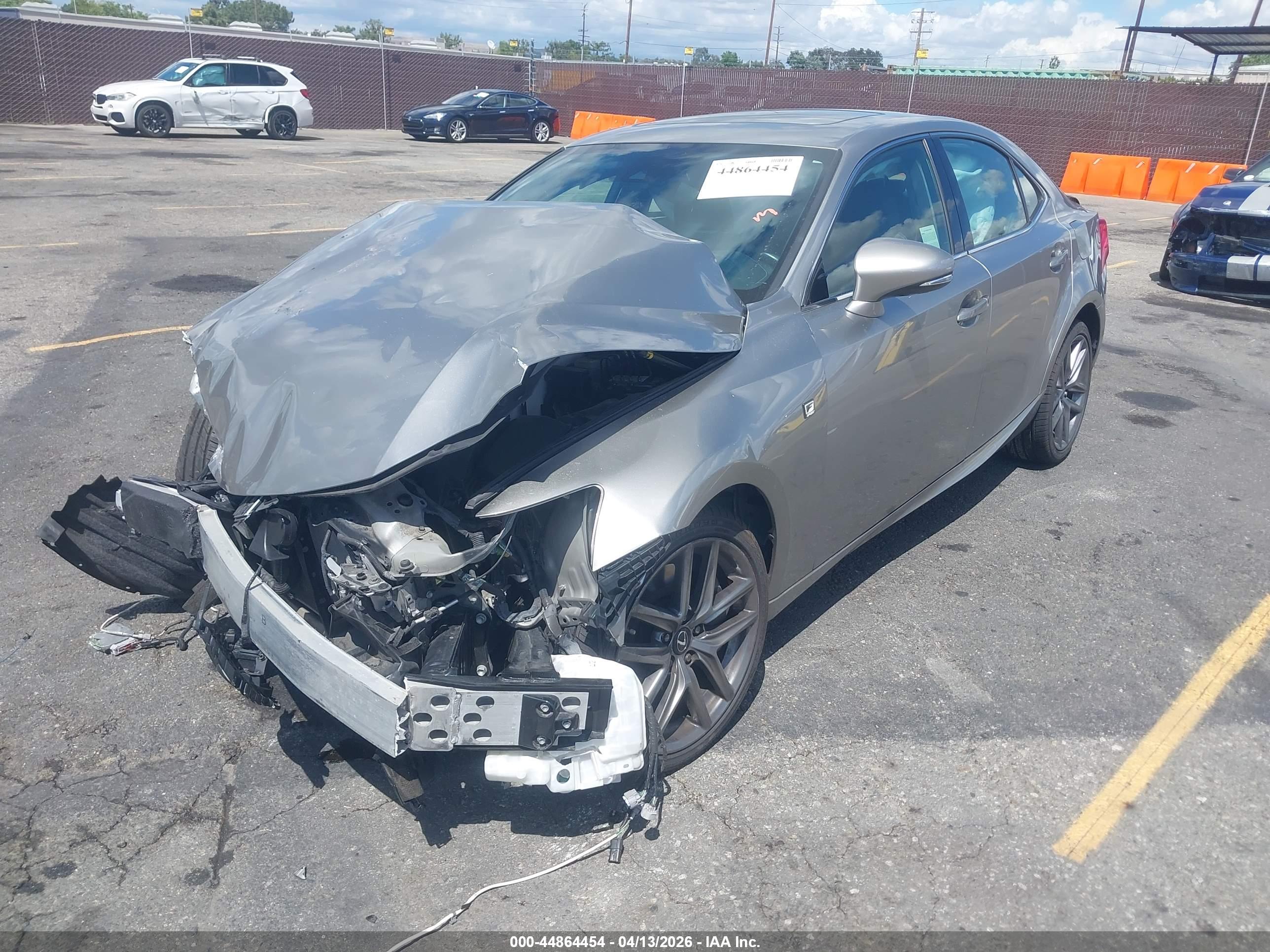 LEXUS IS image 2