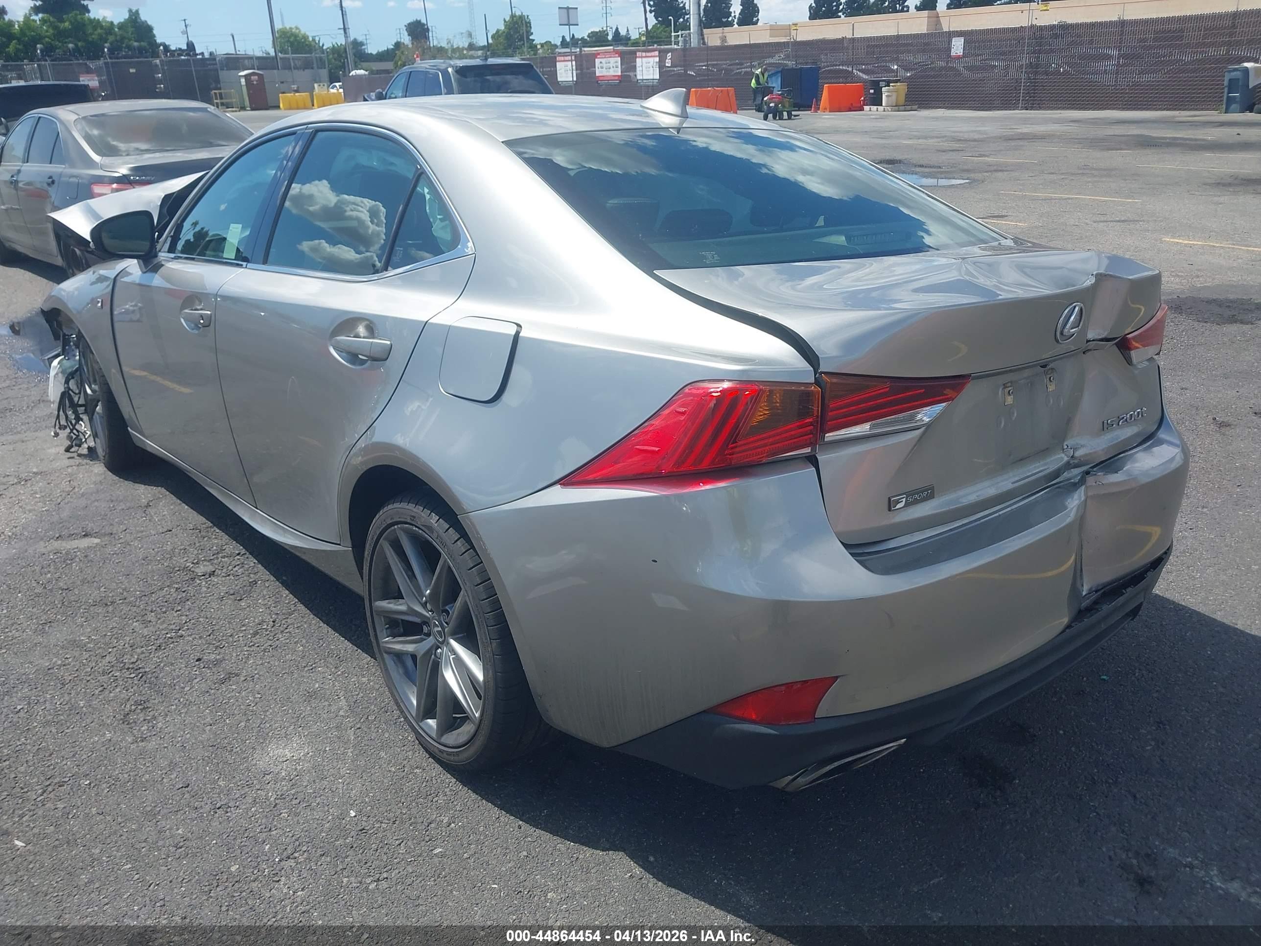 LEXUS IS image 3