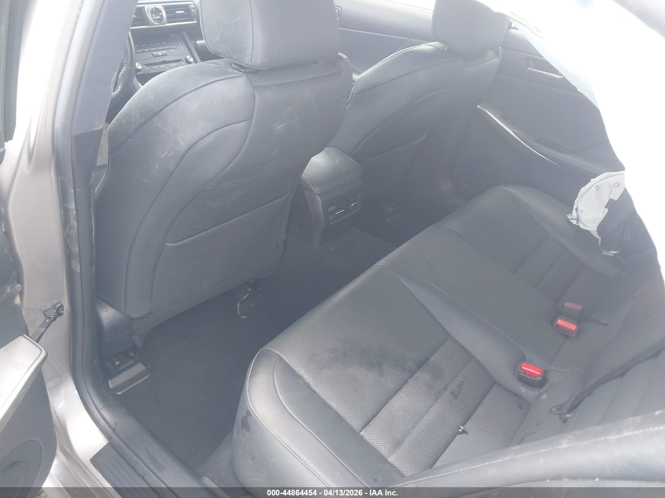 LEXUS IS image 8