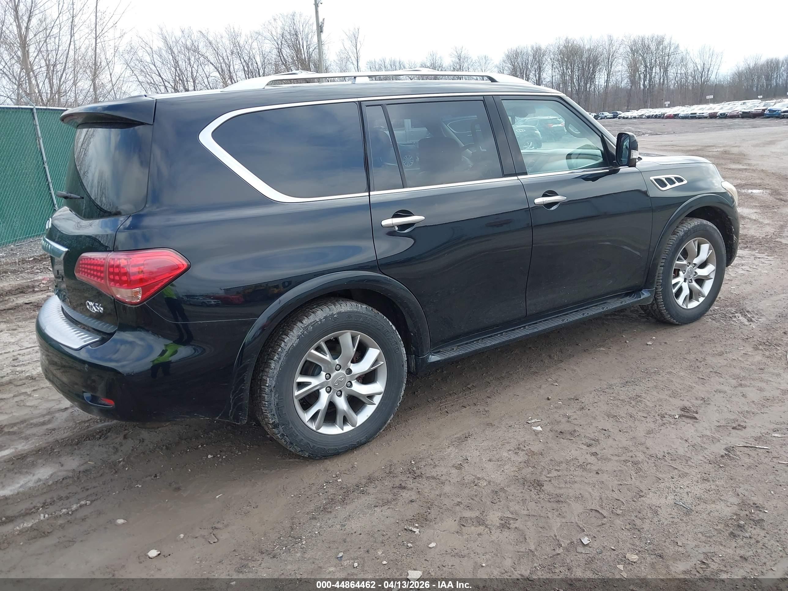 INFINITI QX56 image 4
