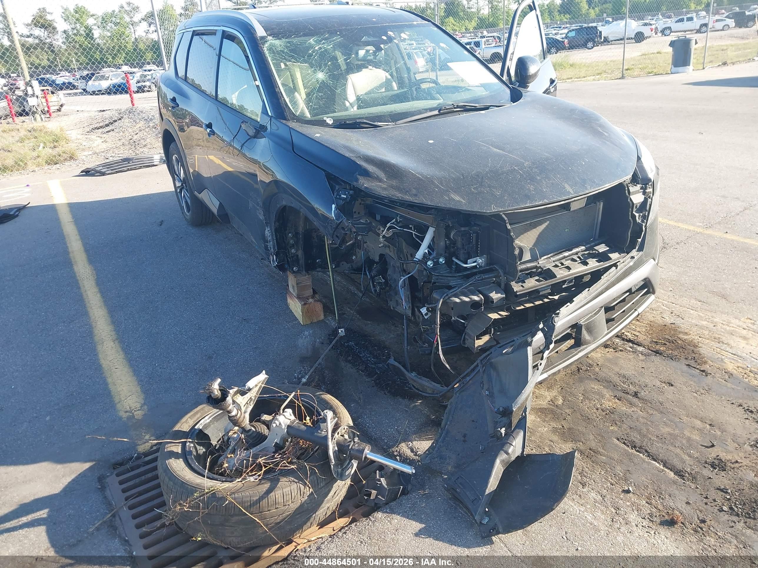 NISSAN ROGUE image 6