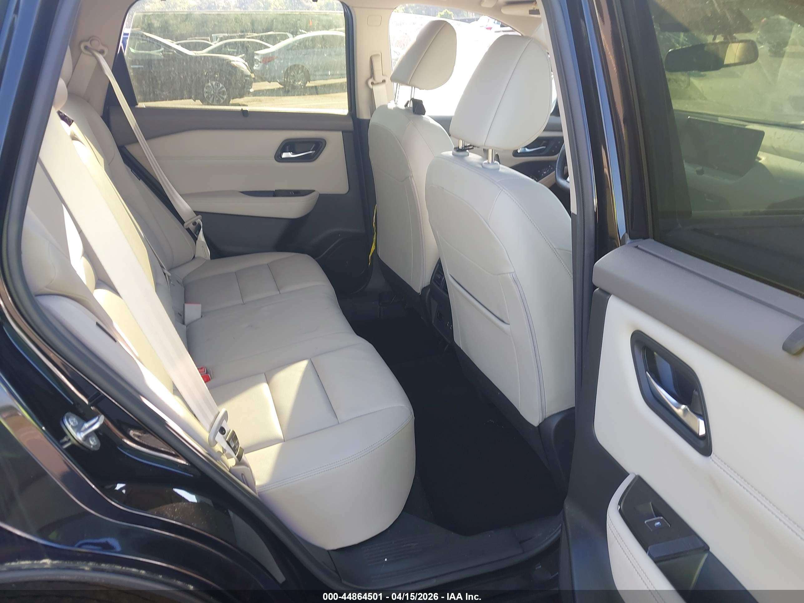 NISSAN ROGUE image 8