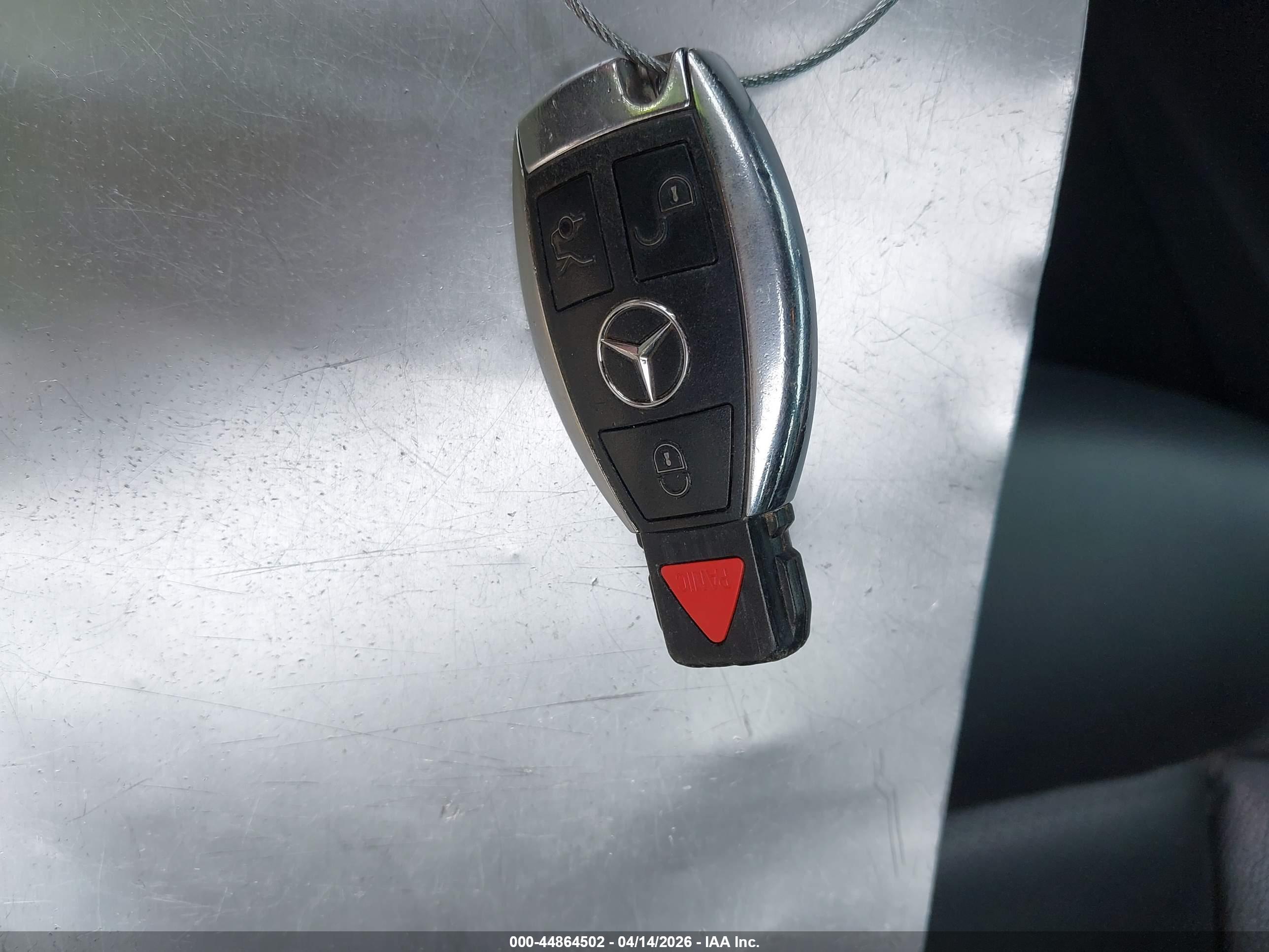MERCEDES-BENZ E image 11