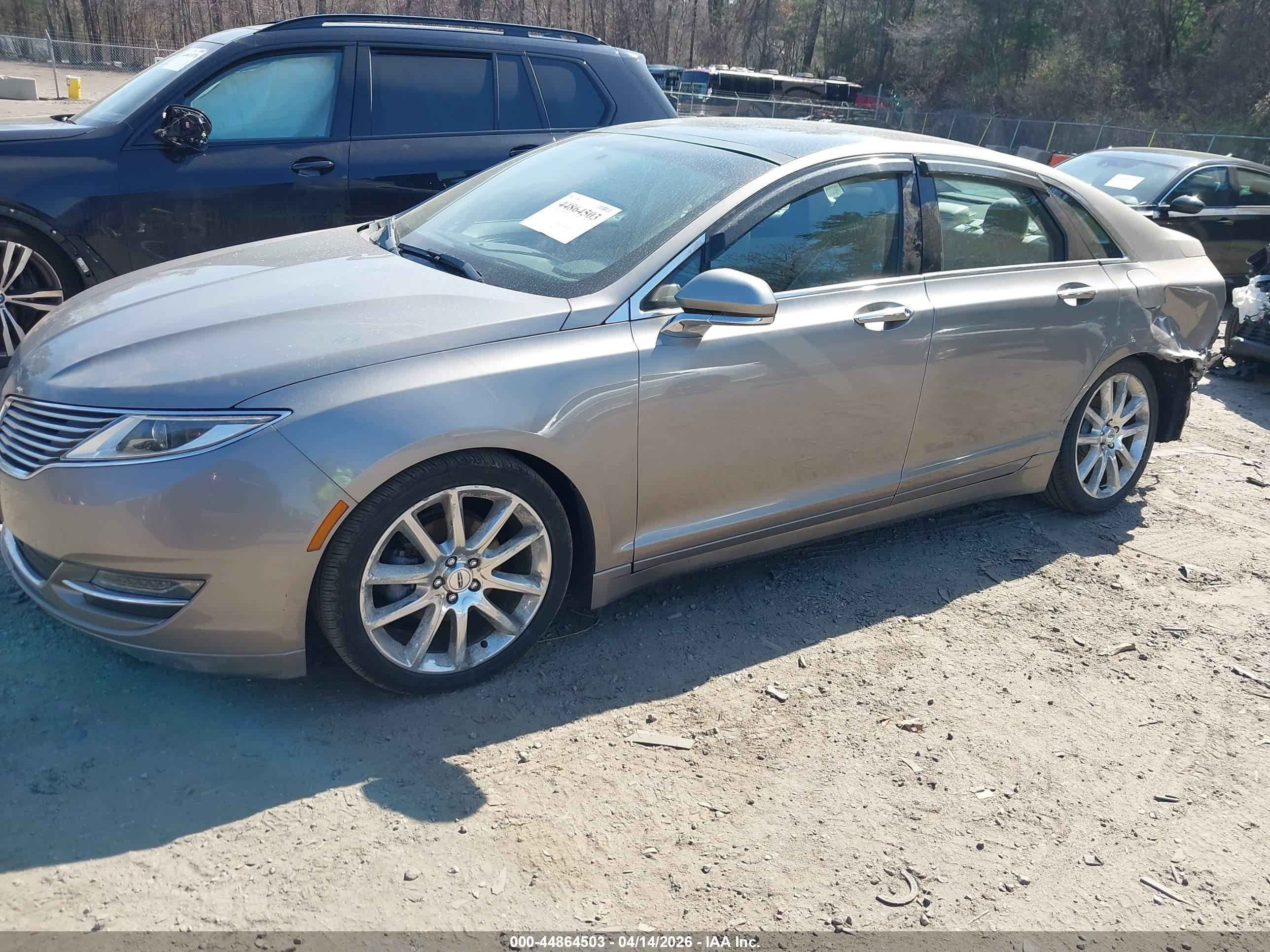 LINCOLN MKZ image 2