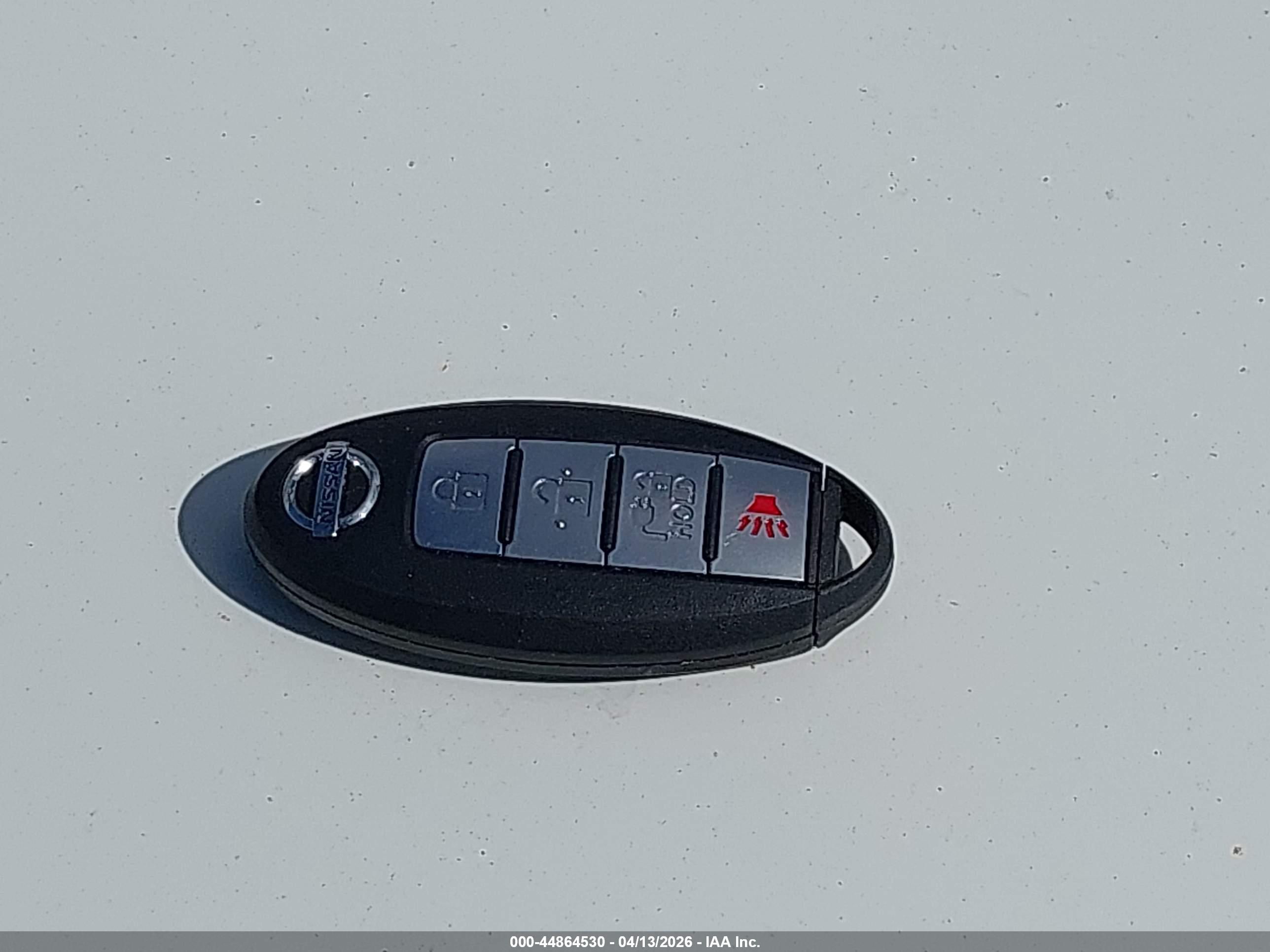NISSAN LEAF image 11