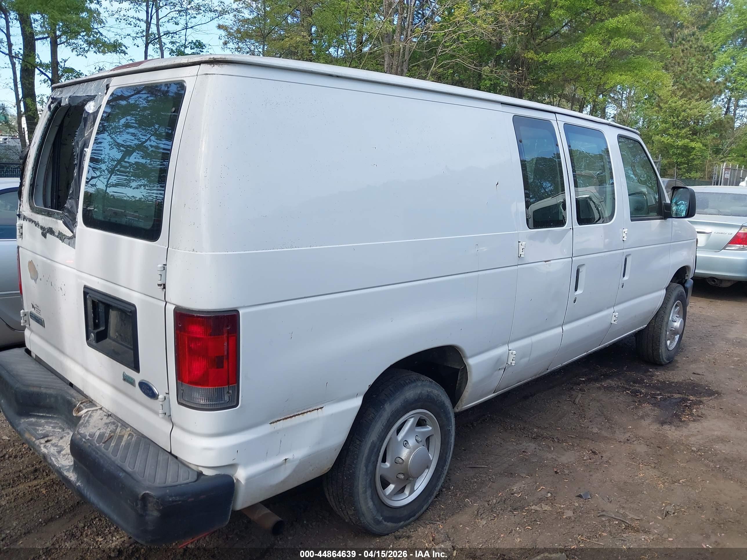 FORD E-150 image 4
