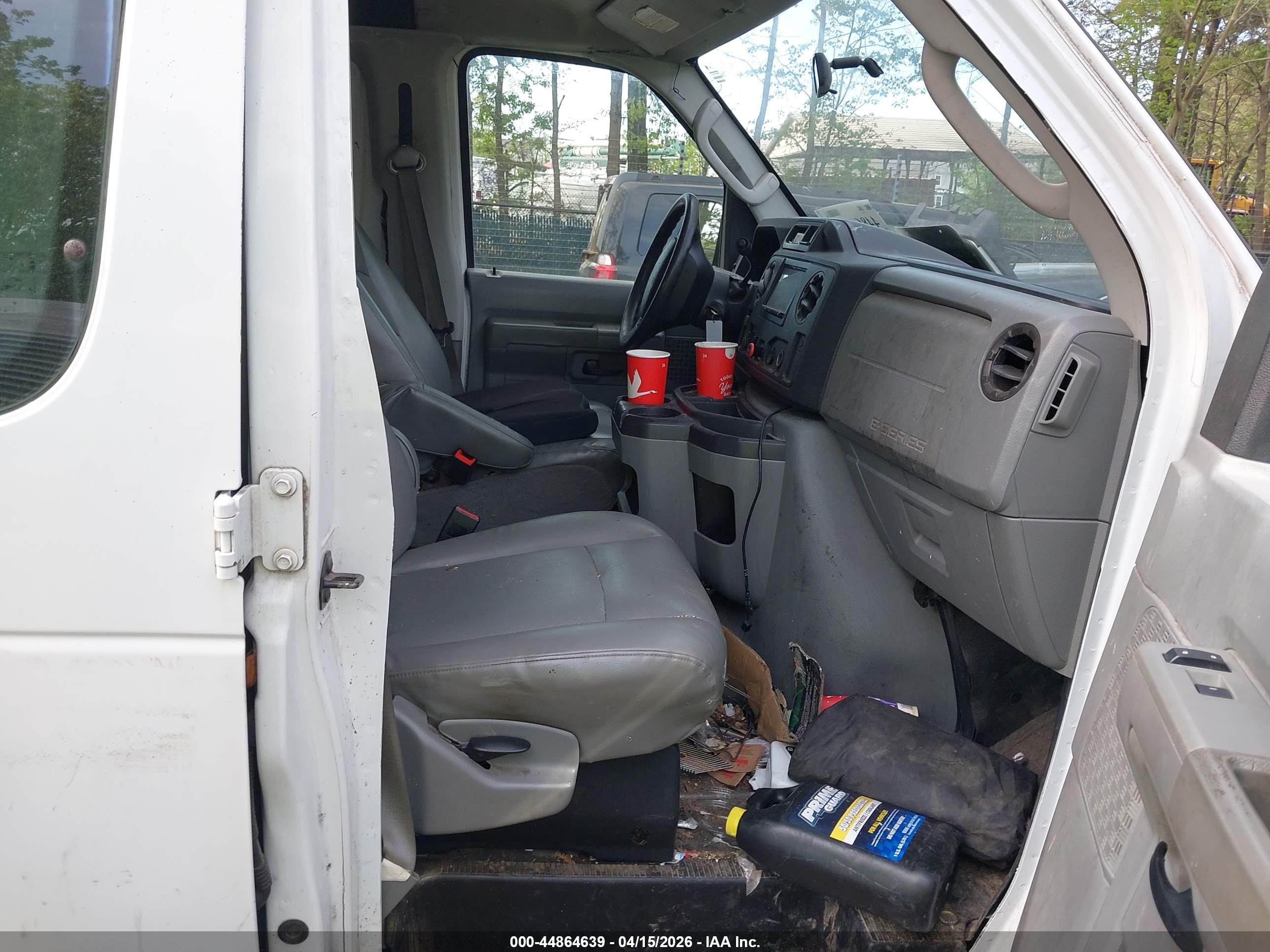 FORD E-150 image 5