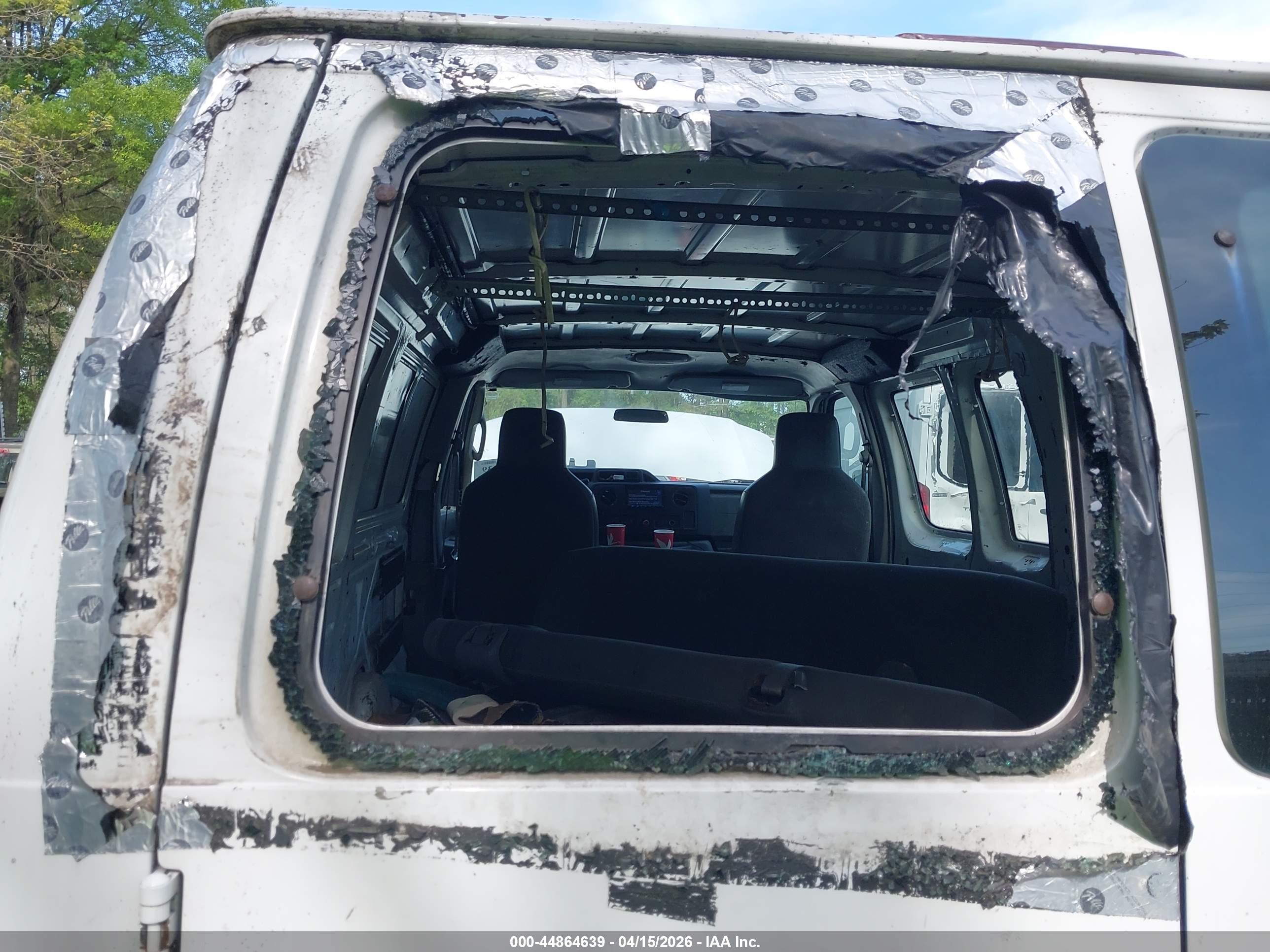 FORD E-150 image 6