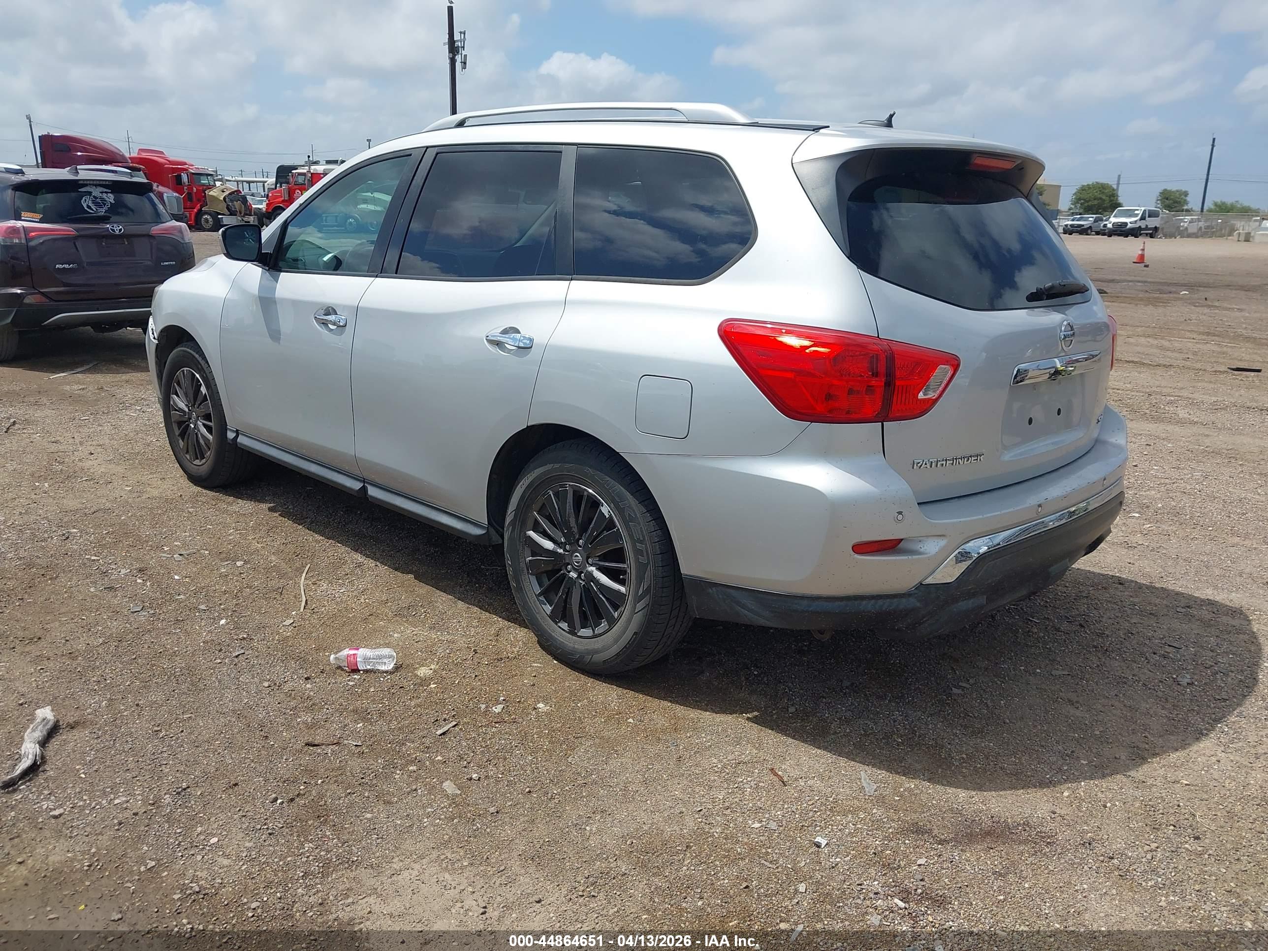 NISSAN PATHFINDER image 3