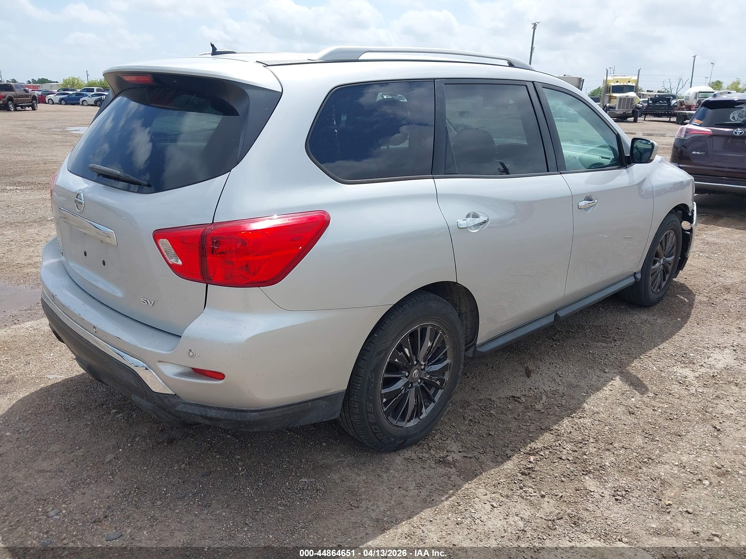 NISSAN PATHFINDER image 4