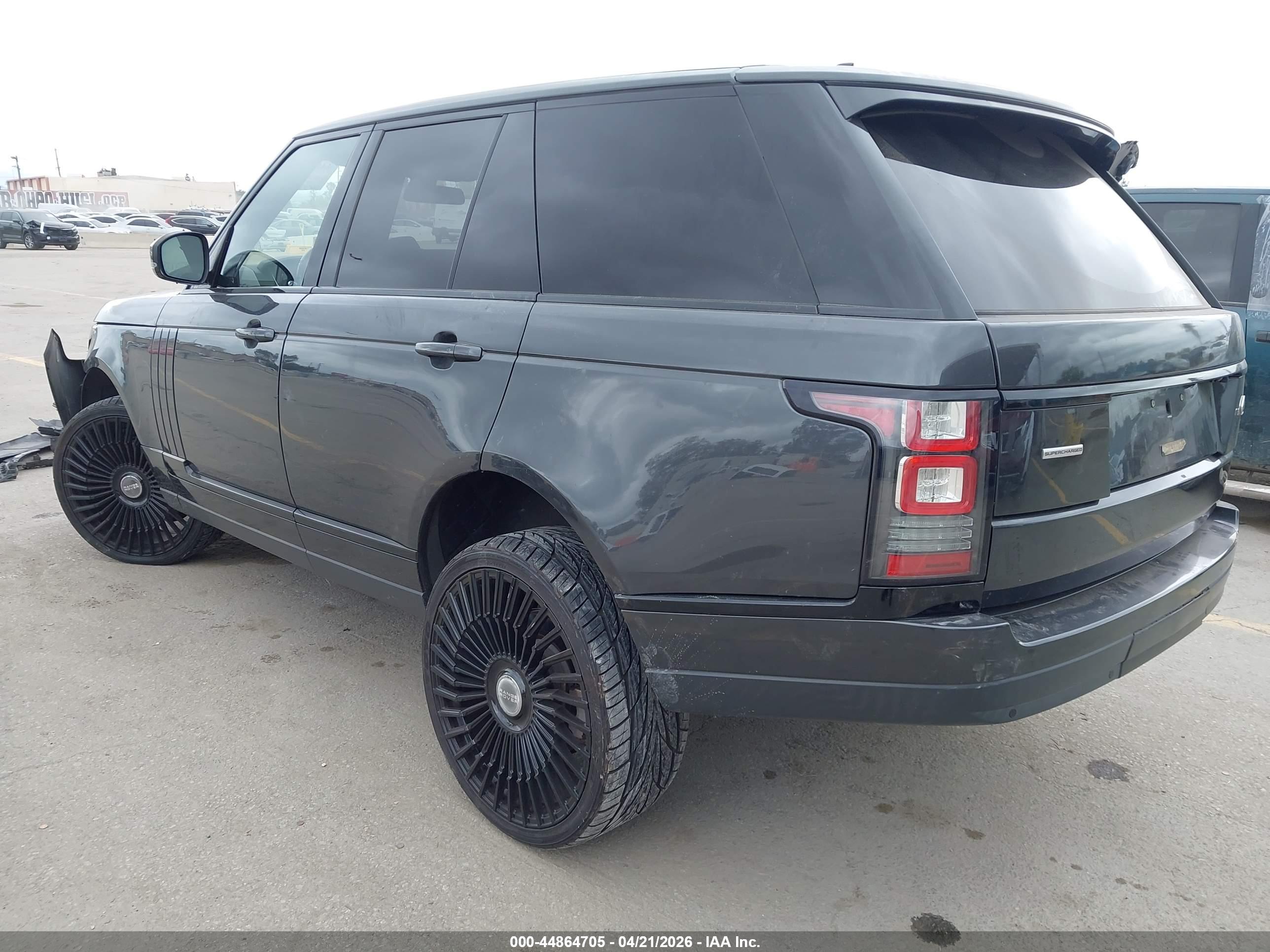 LAND ROVER image 3