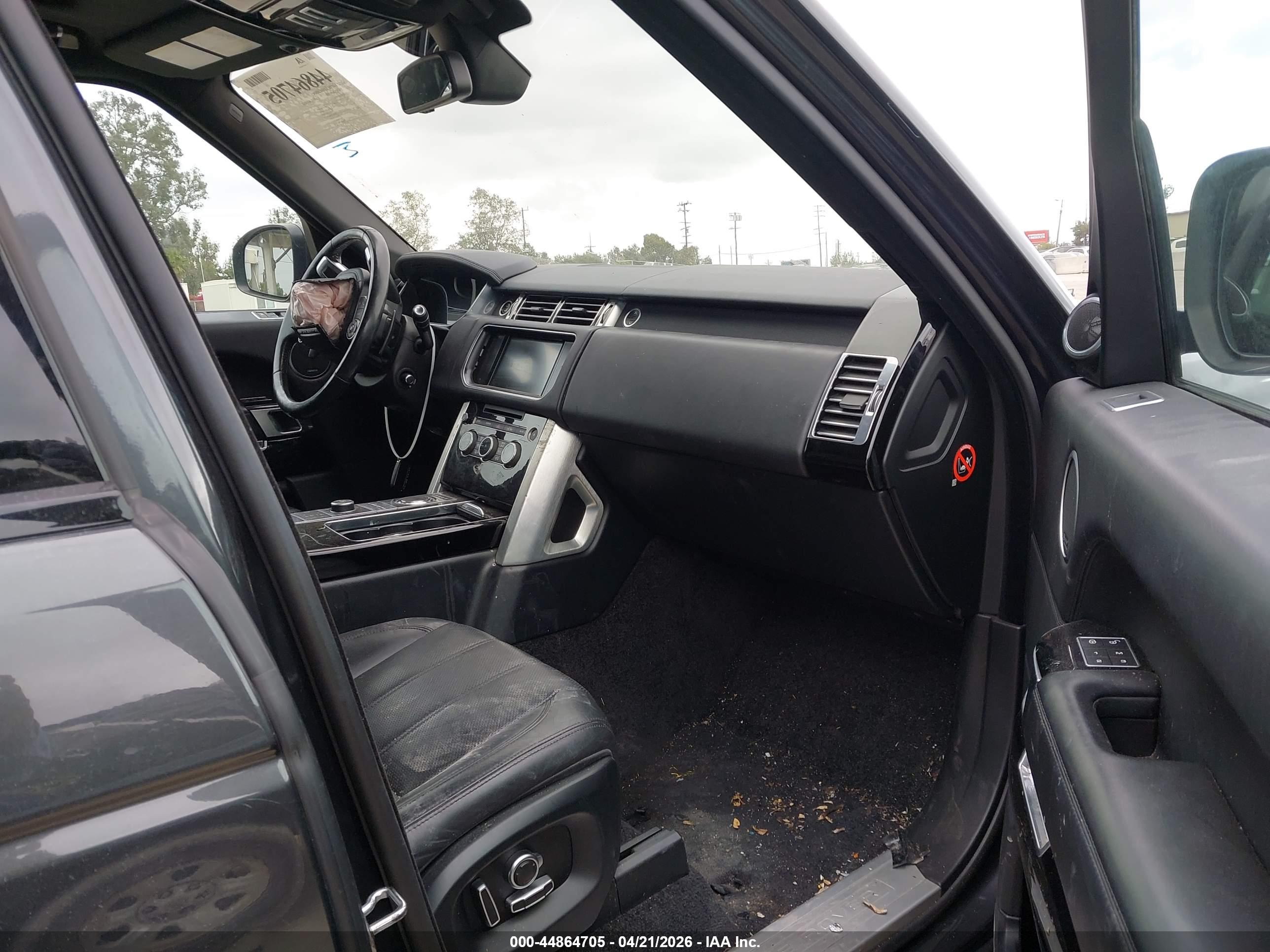 LAND ROVER image 5