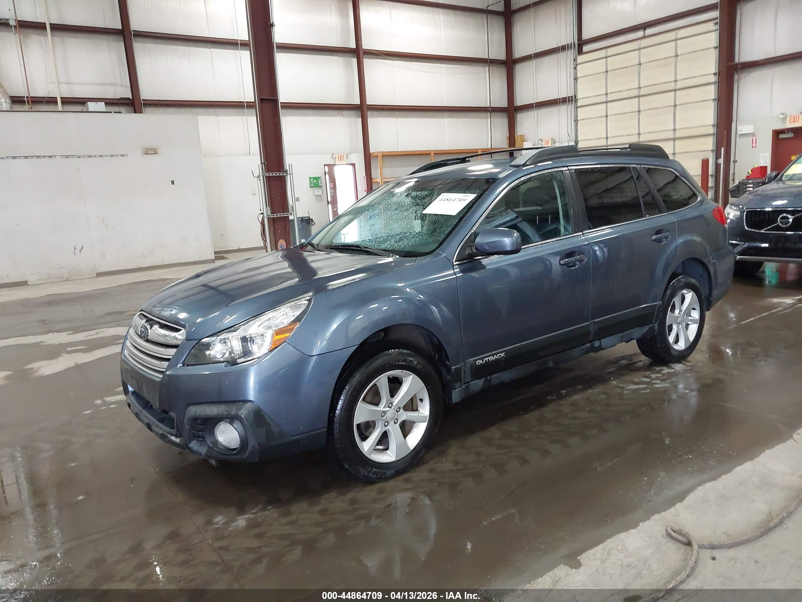 SUBARU OUTBACK image 2