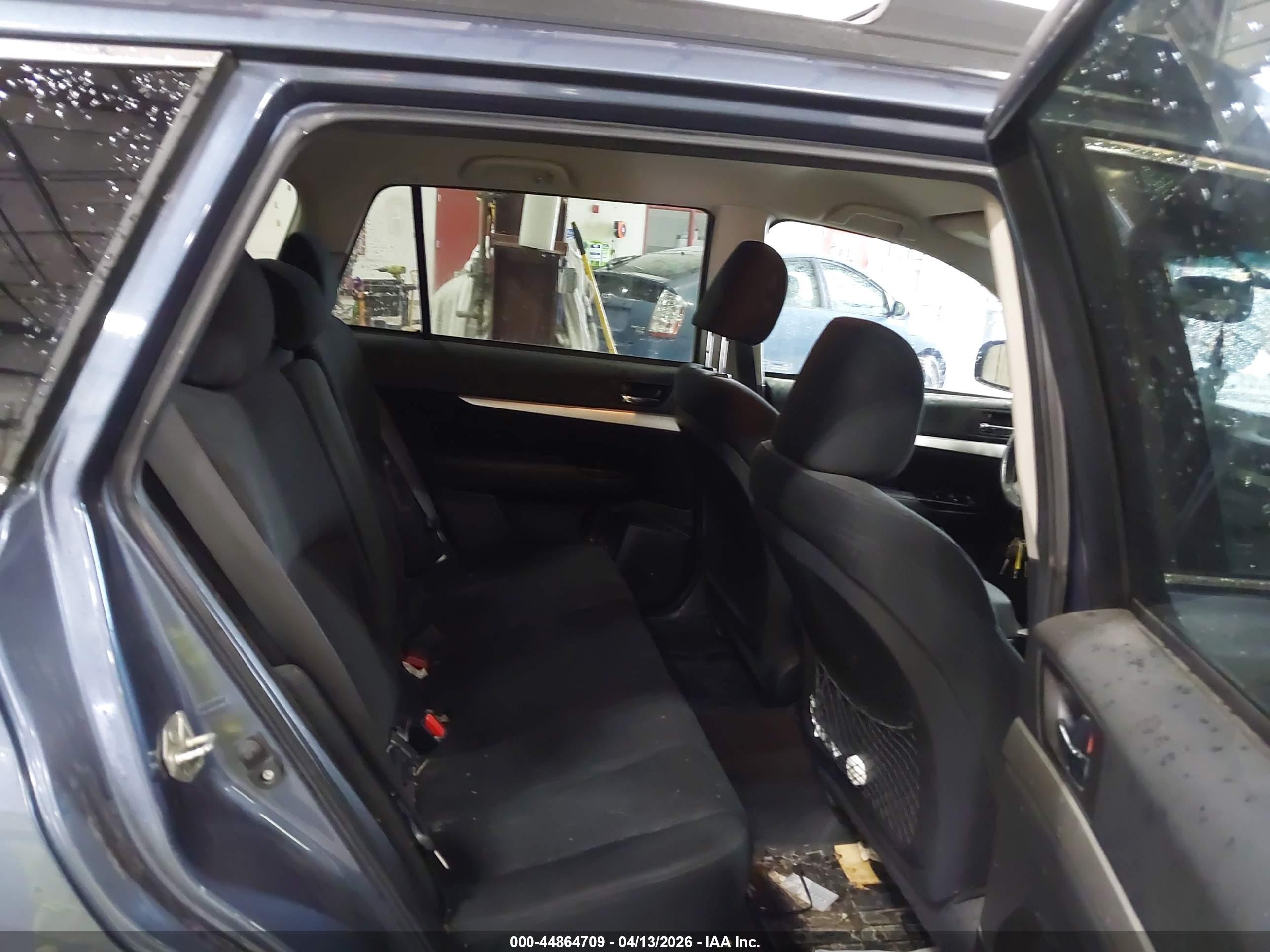 SUBARU OUTBACK image 8