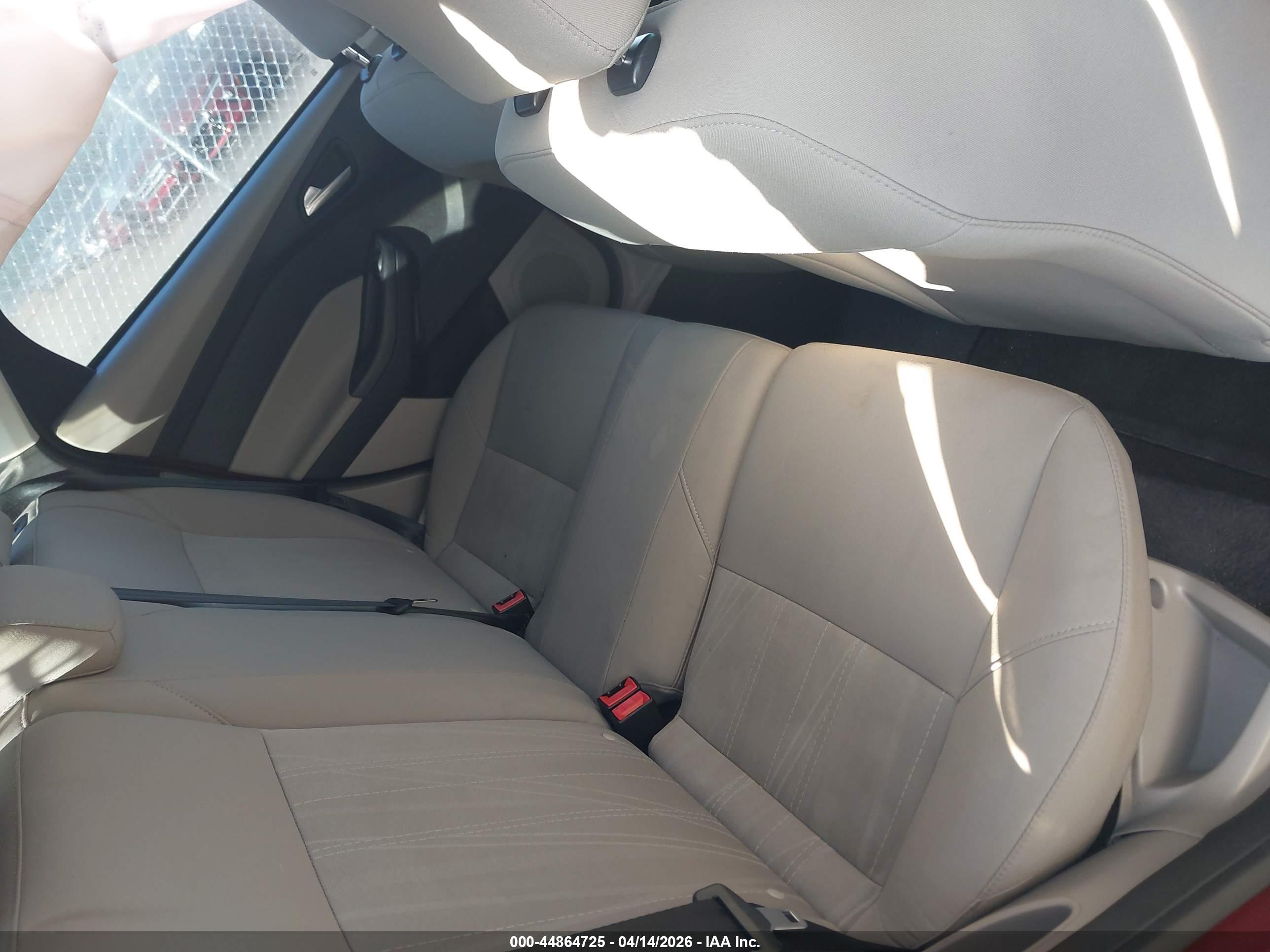 FORD FOCUS image 8