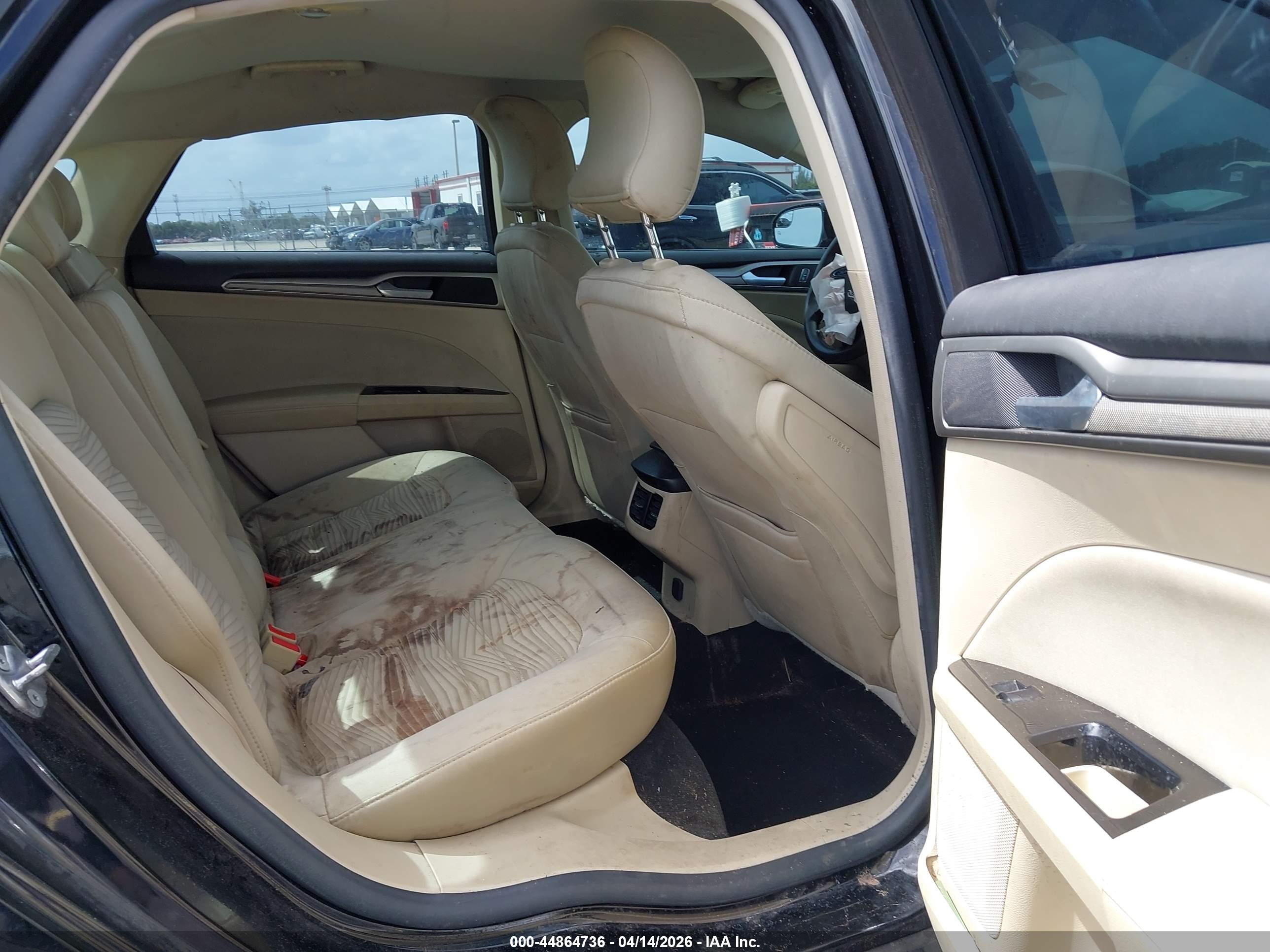 FORD FUSION image 8