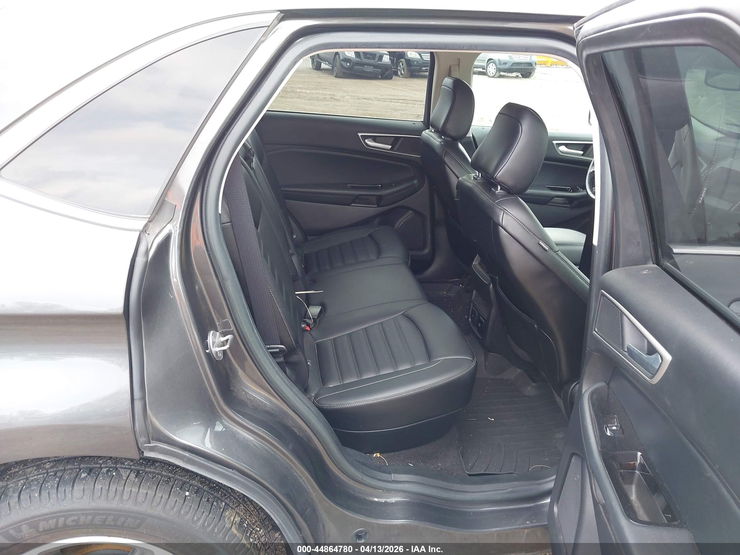 FORD EDGE image 8
