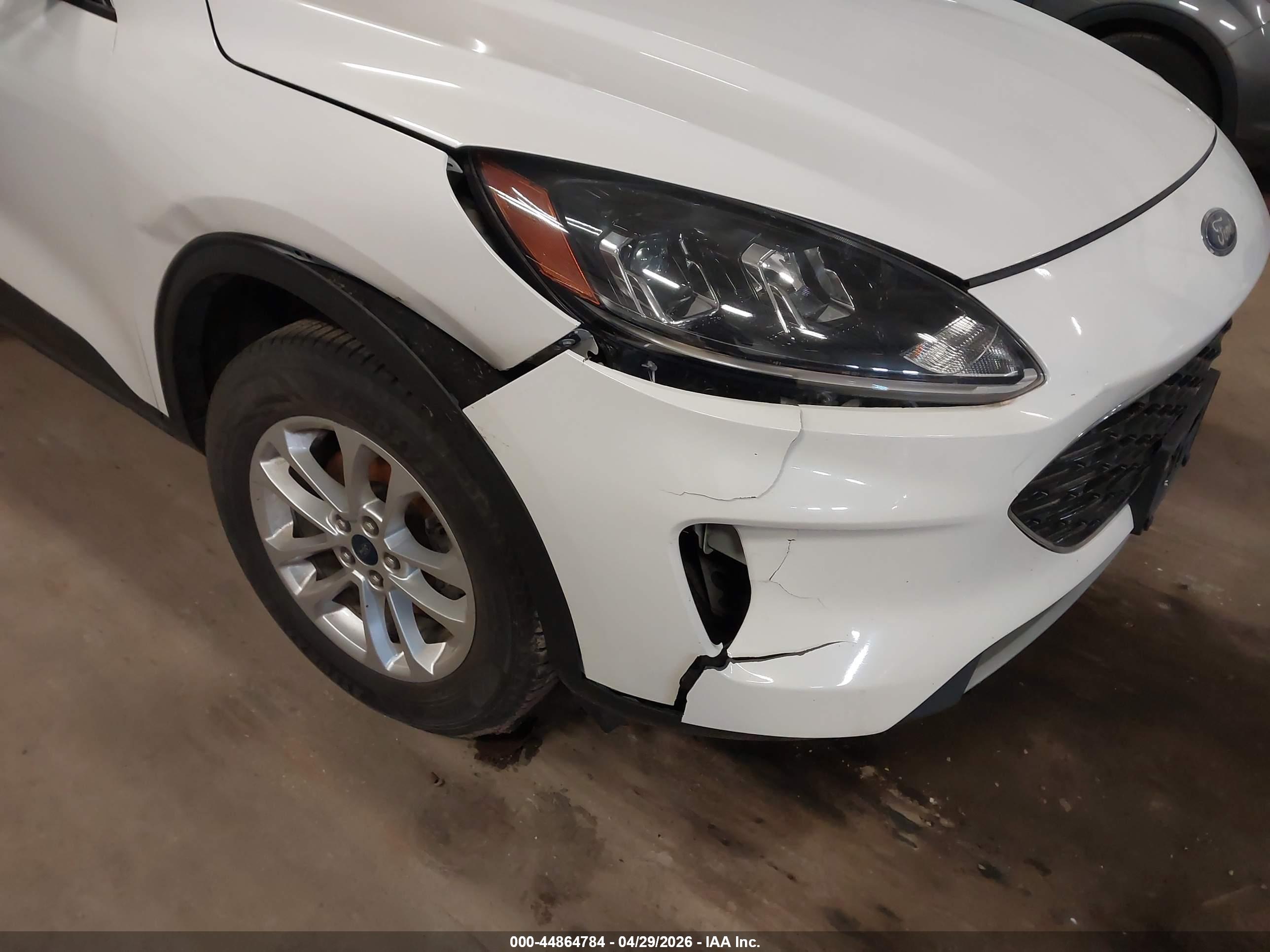 FORD ESCAPE image 6