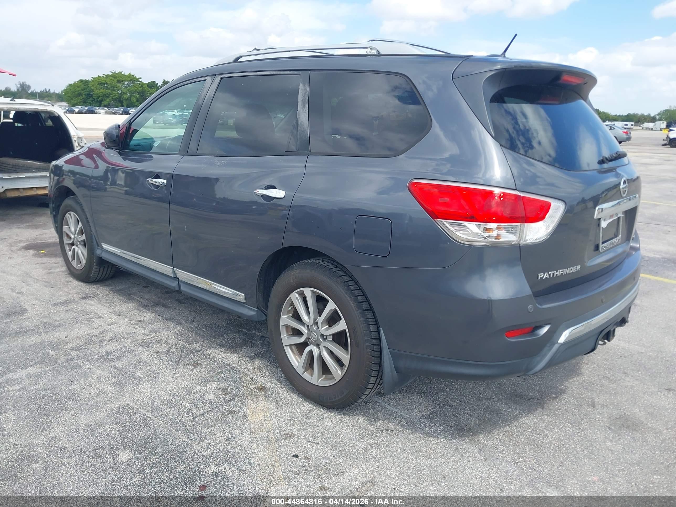 NISSAN PATHFINDER image 3