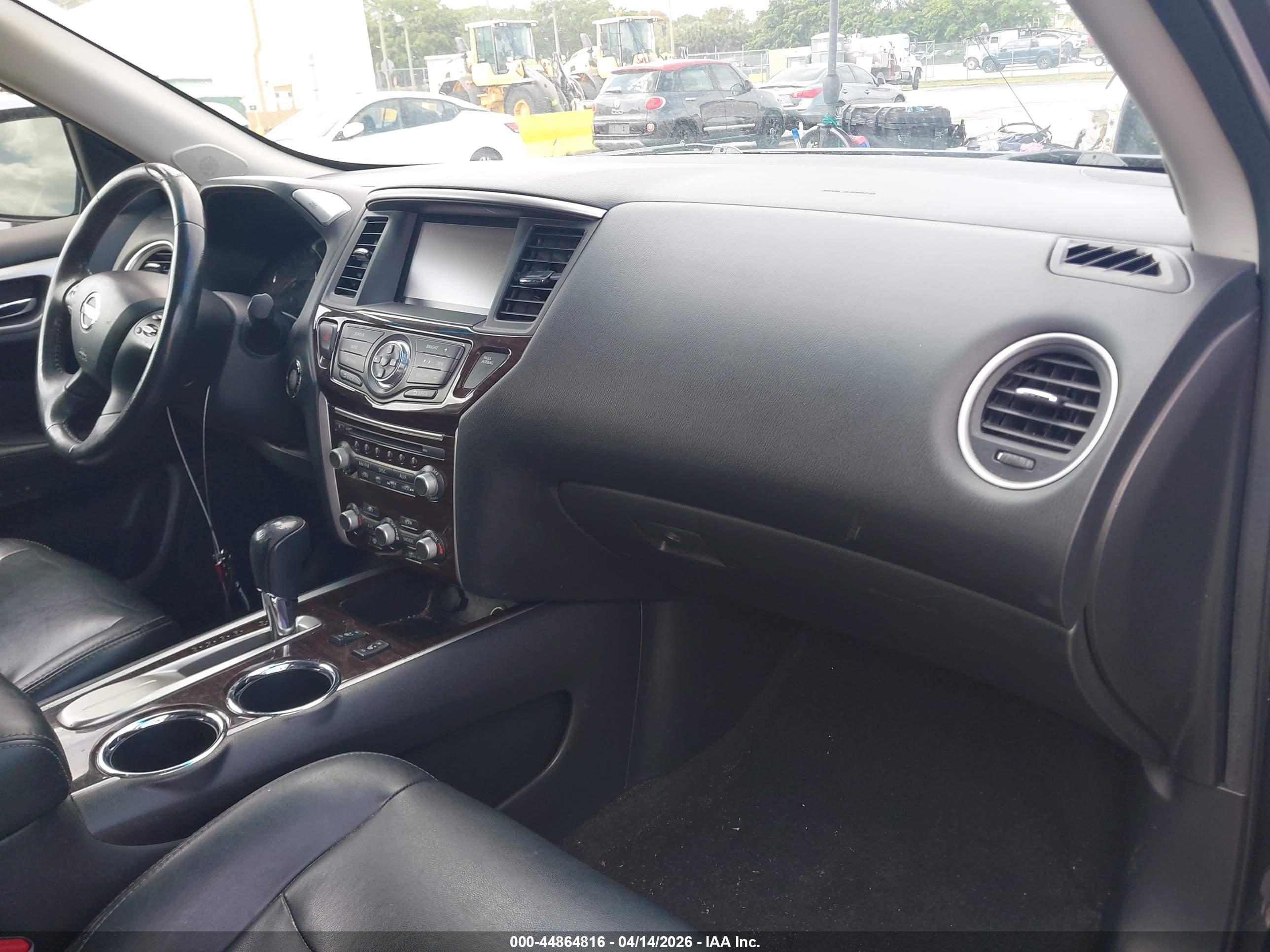 NISSAN PATHFINDER image 5