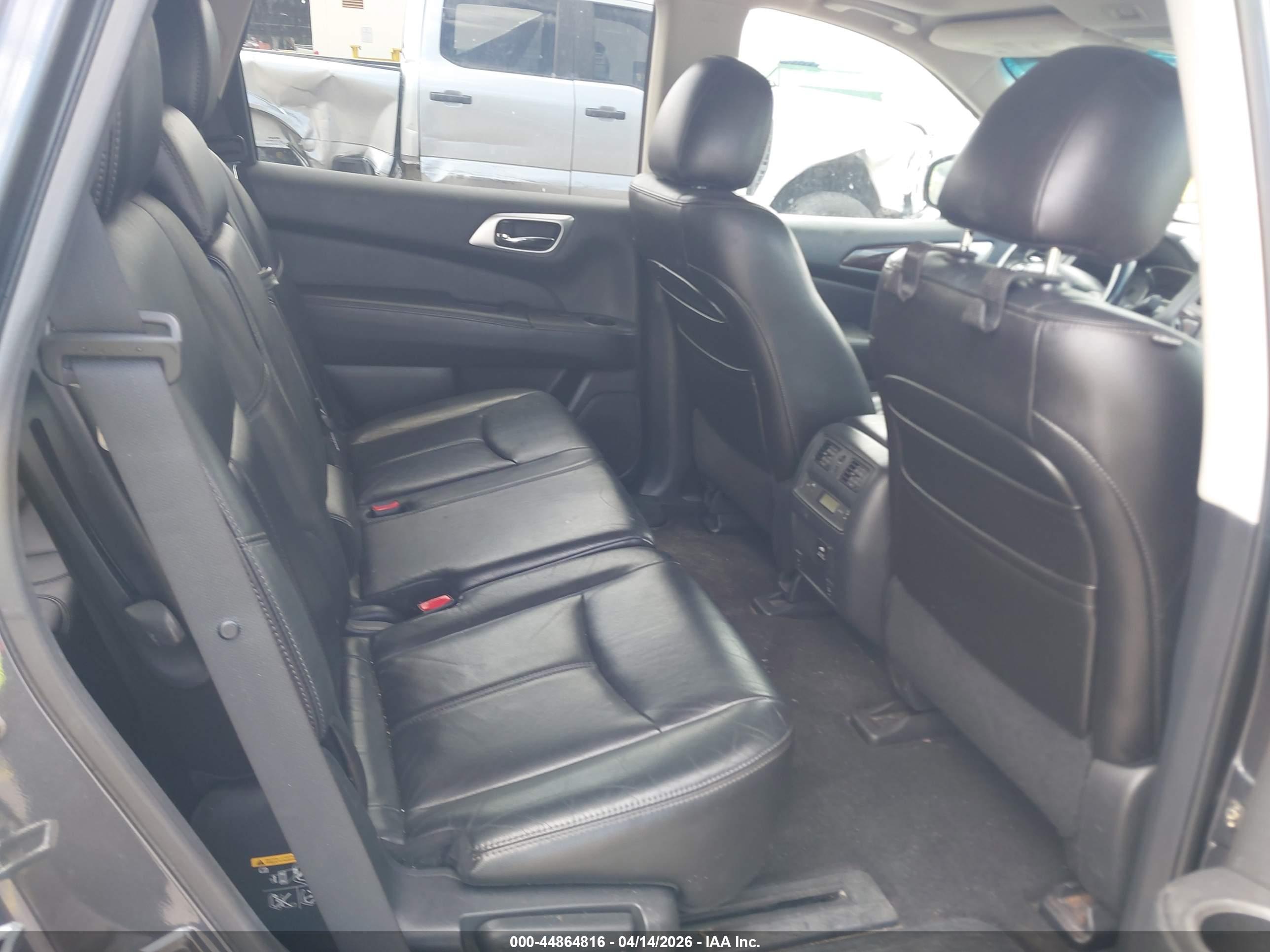 NISSAN PATHFINDER image 8