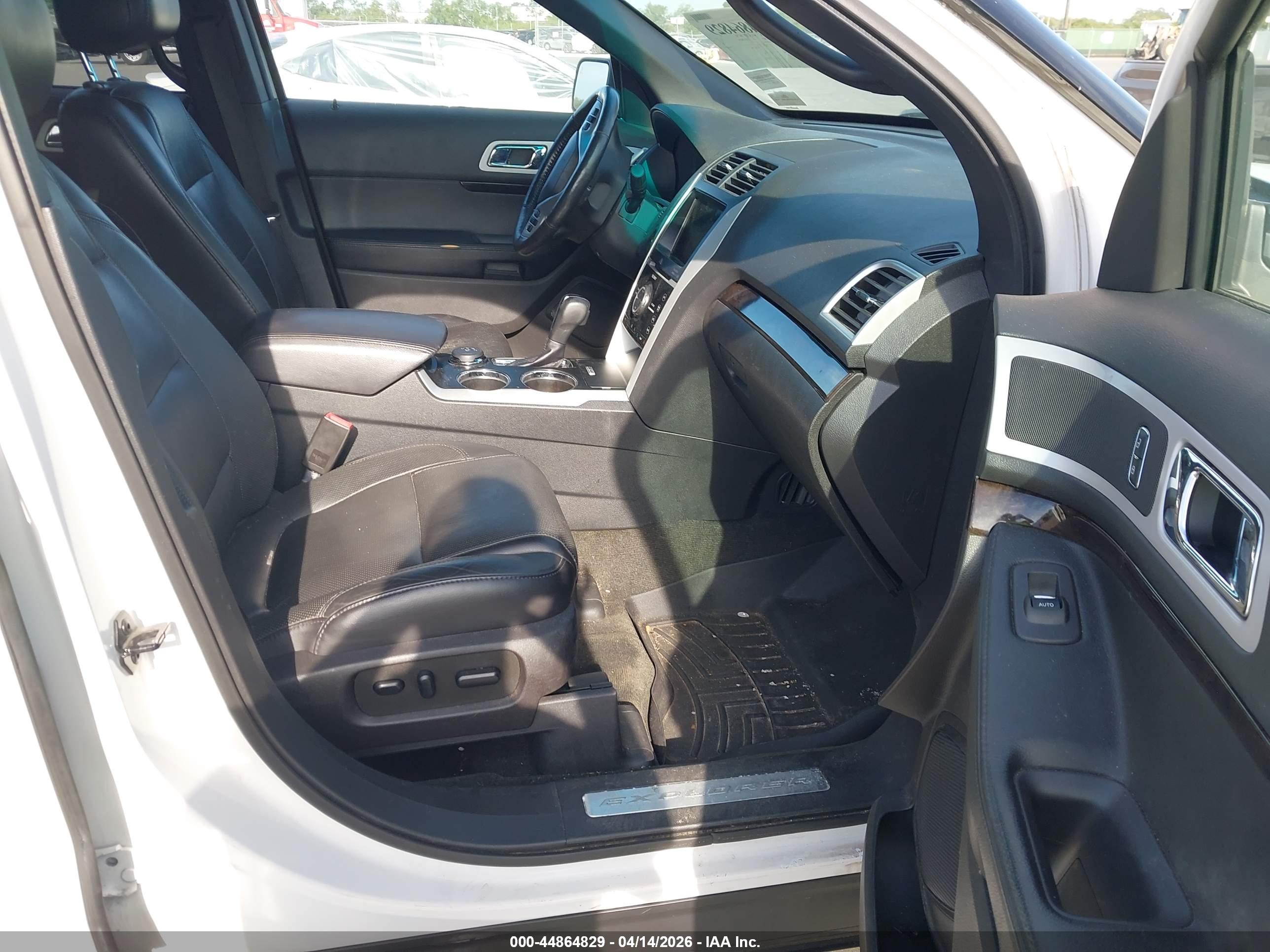 FORD EXPLORER image 5