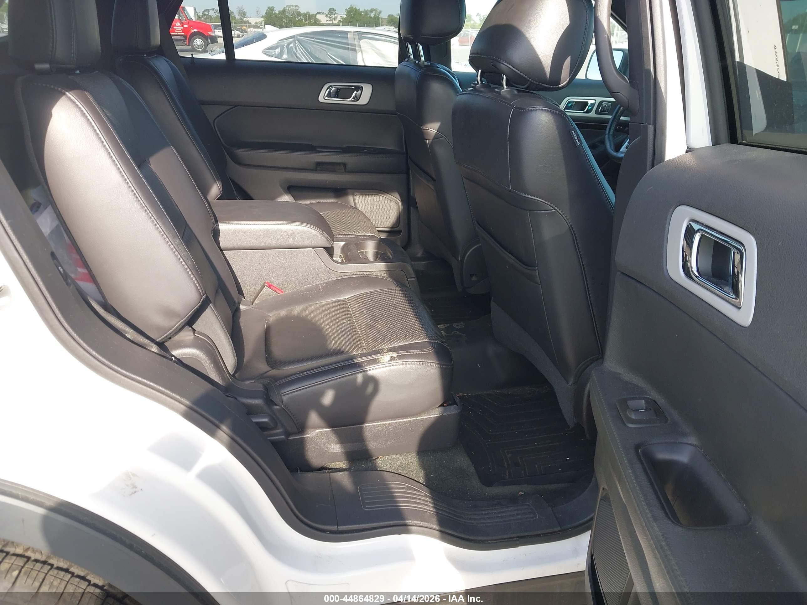 FORD EXPLORER image 8