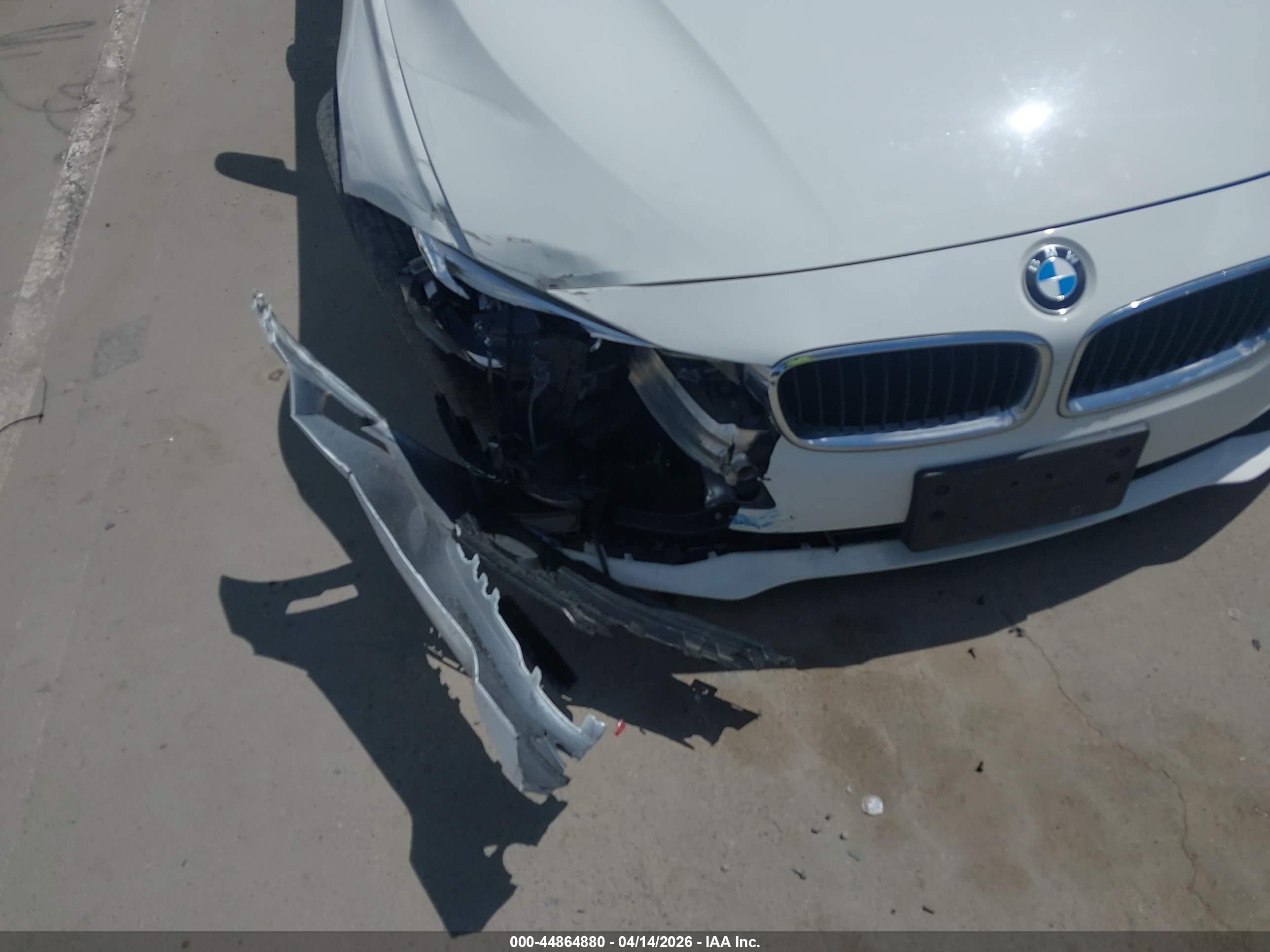 BMW 320I image 6
