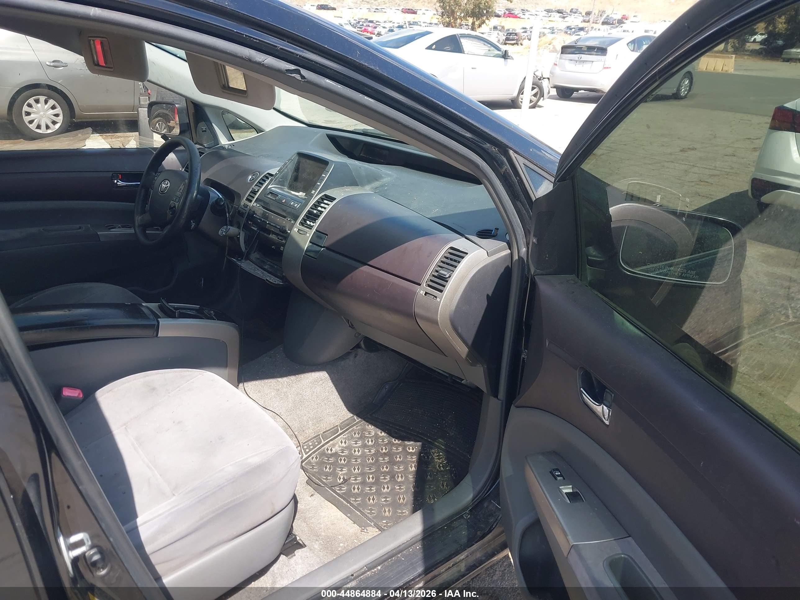 TOYOTA PRIUS image 5