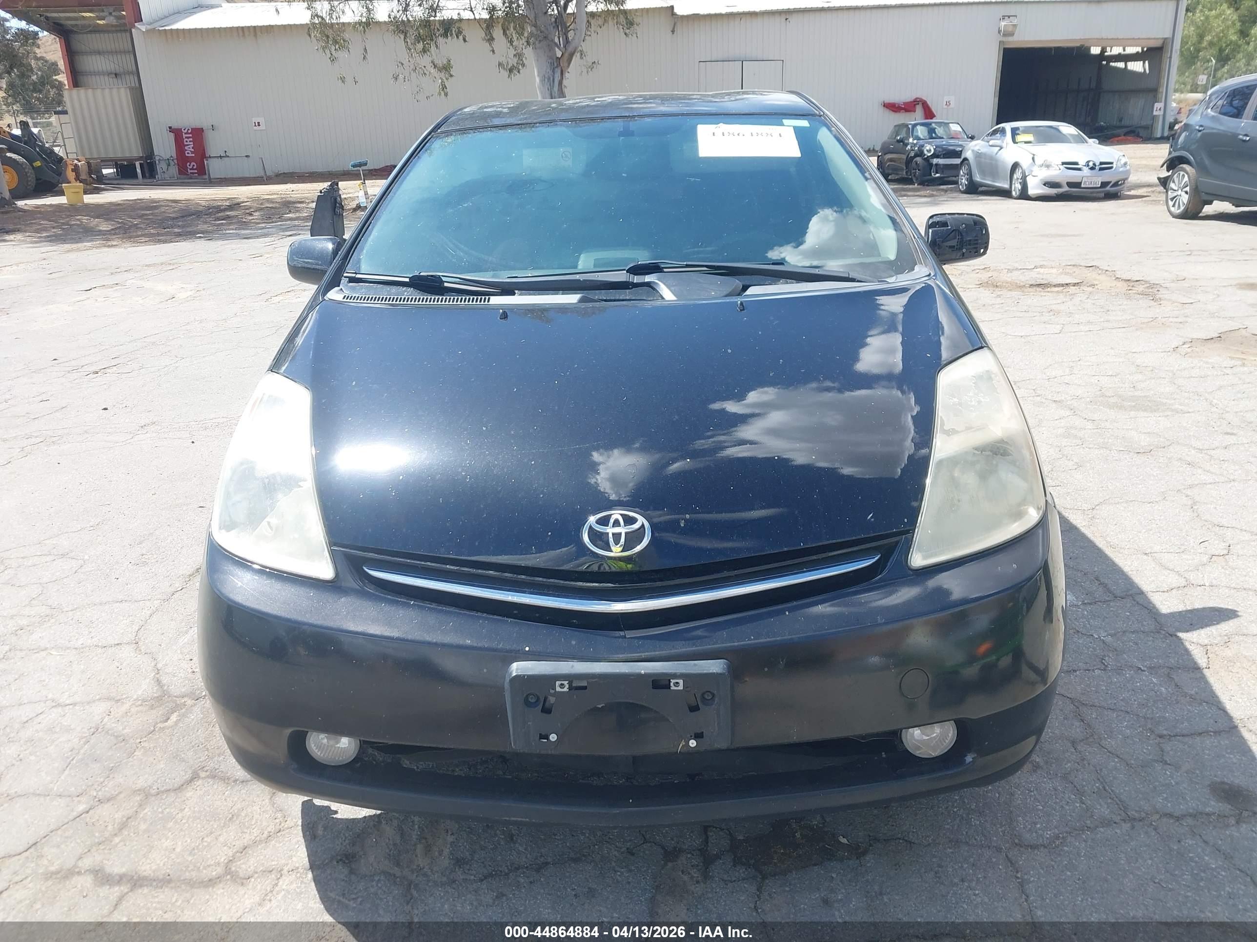 TOYOTA PRIUS image 6