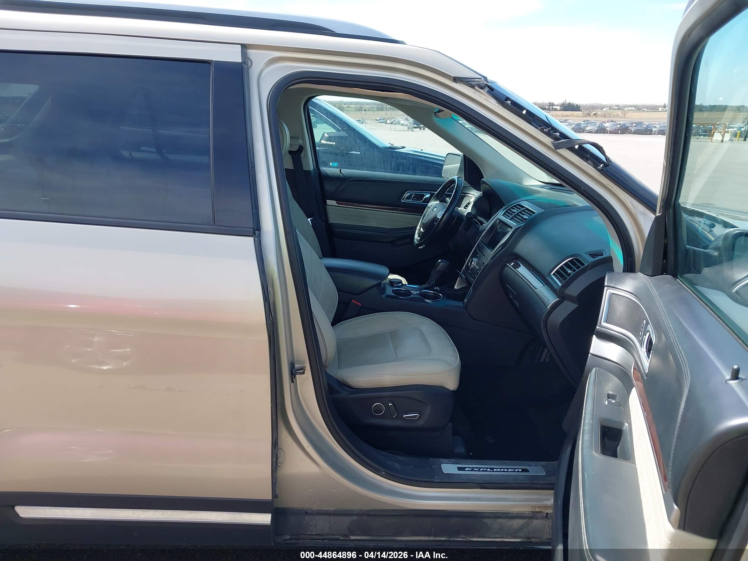 FORD EXPLORER image 5