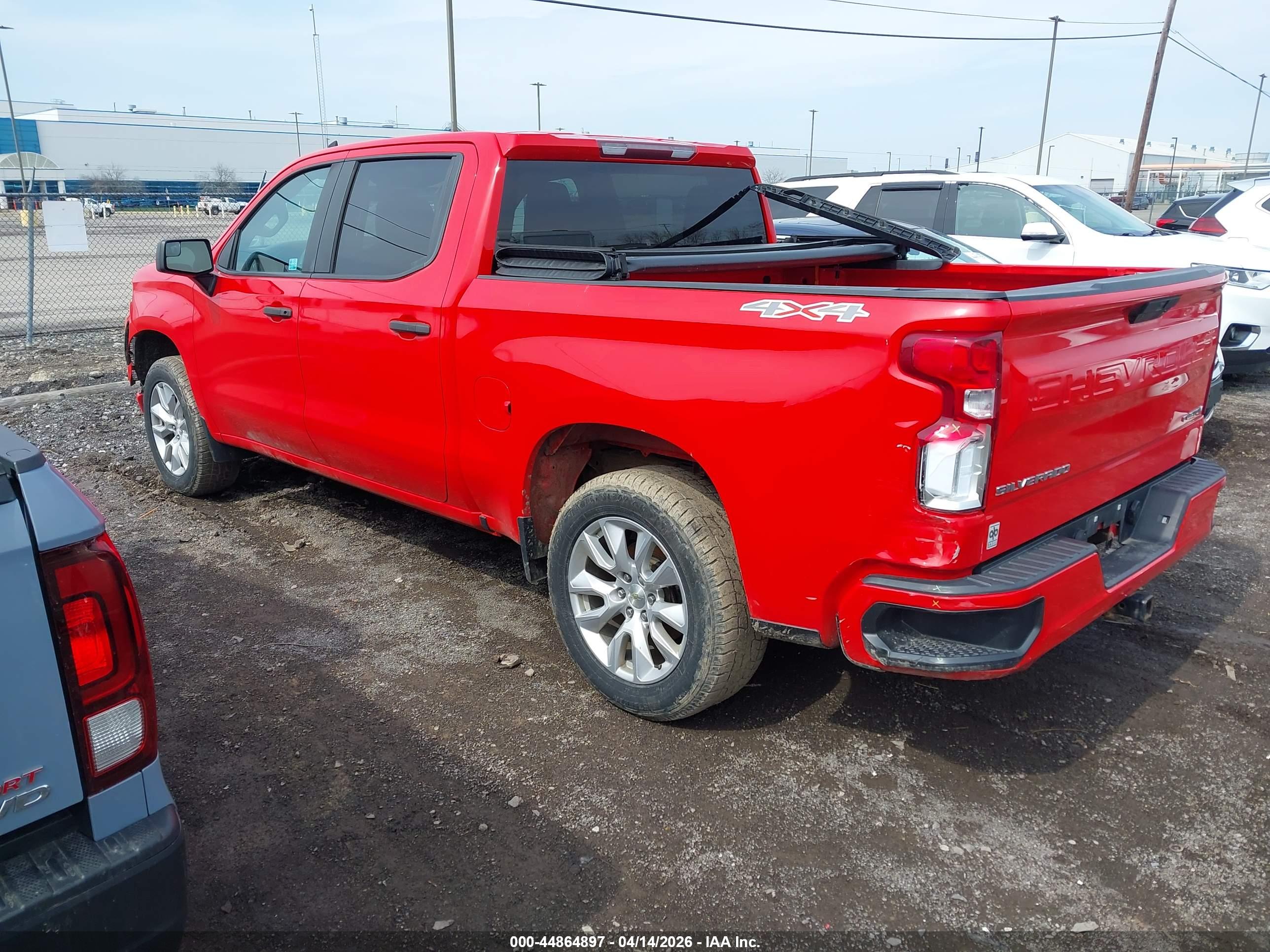 CHEVROLET SILVERADO image 3