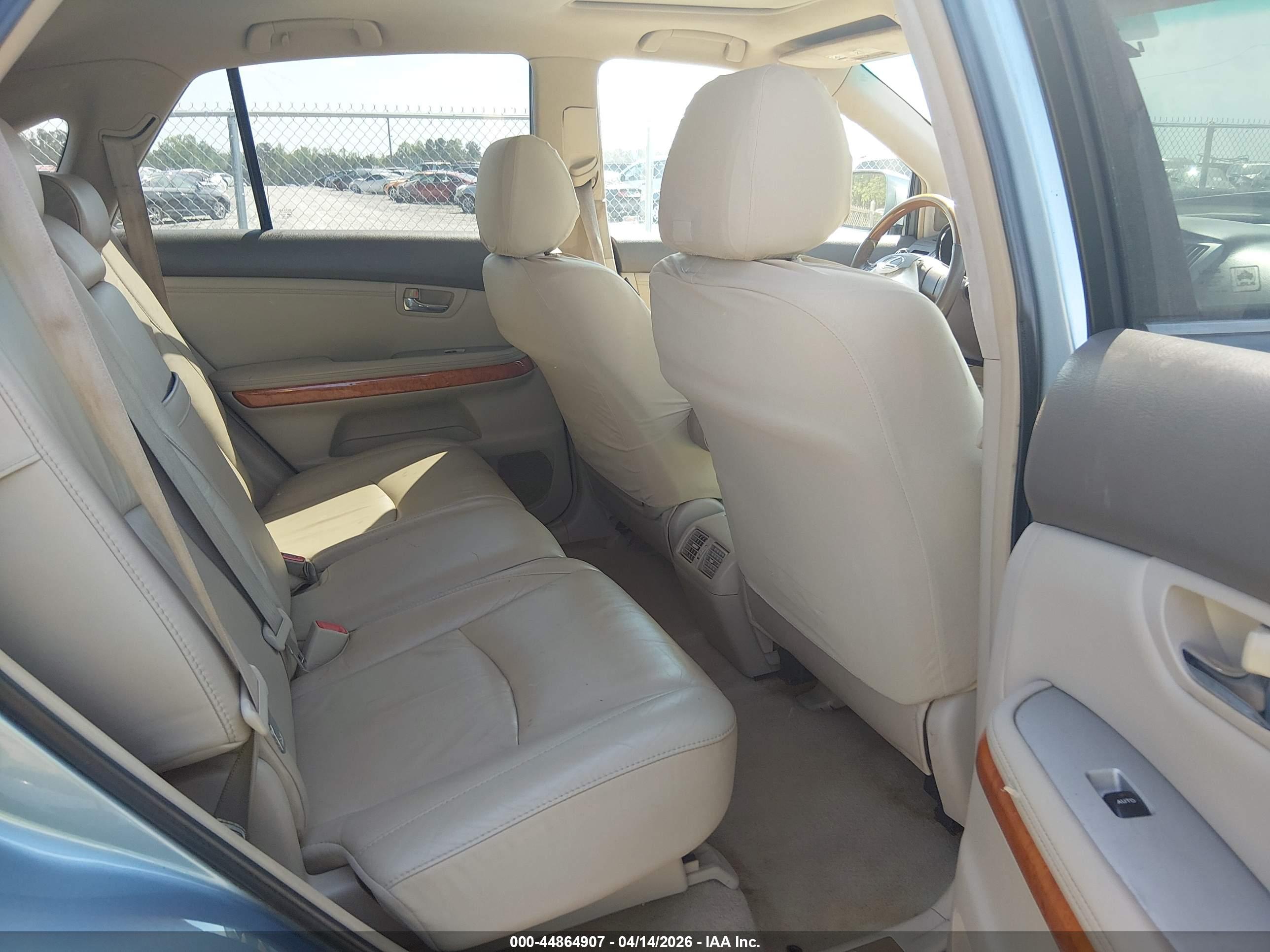 LEXUS RX image 8