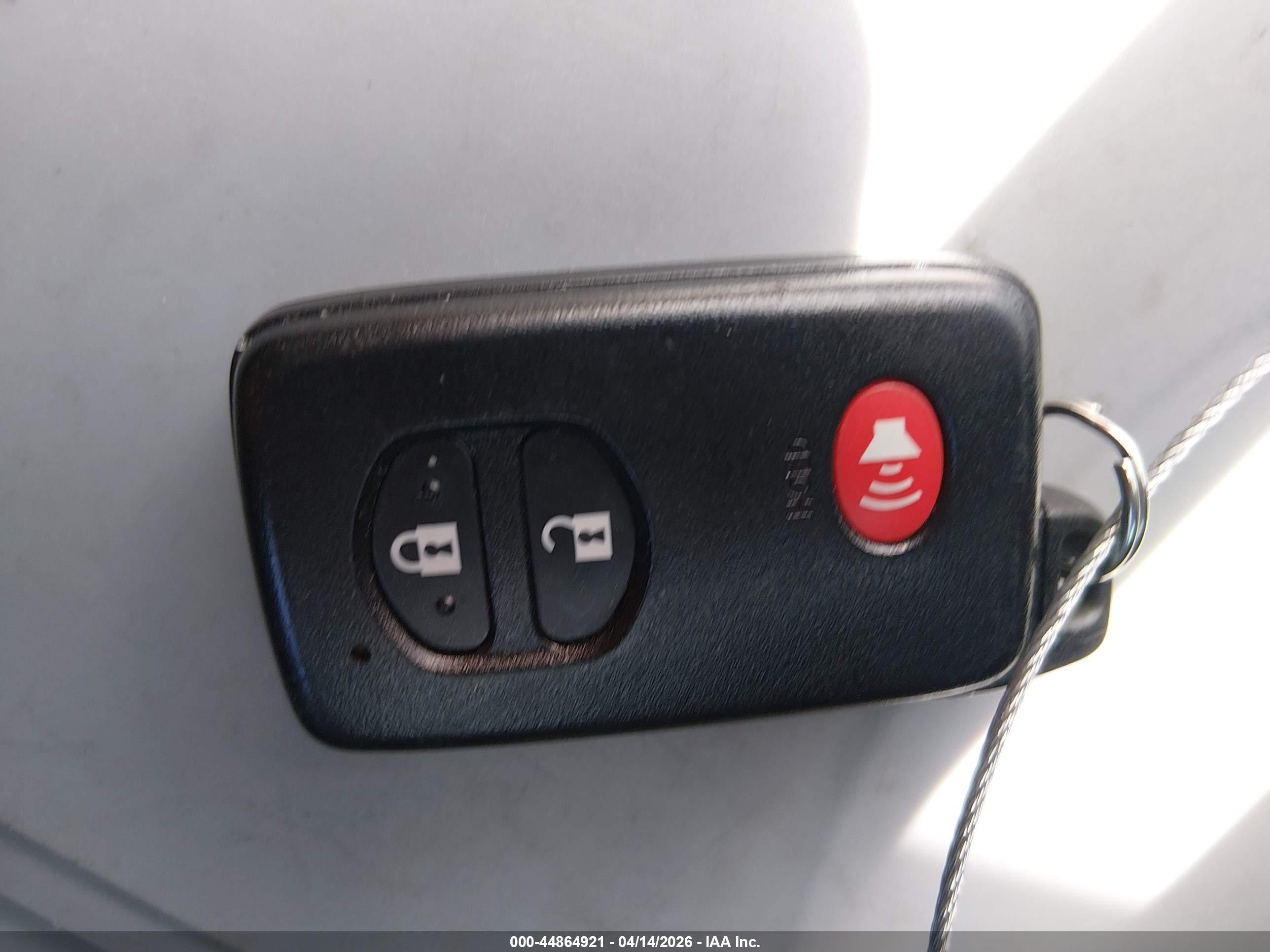 TOYOTA PRIUS image 11