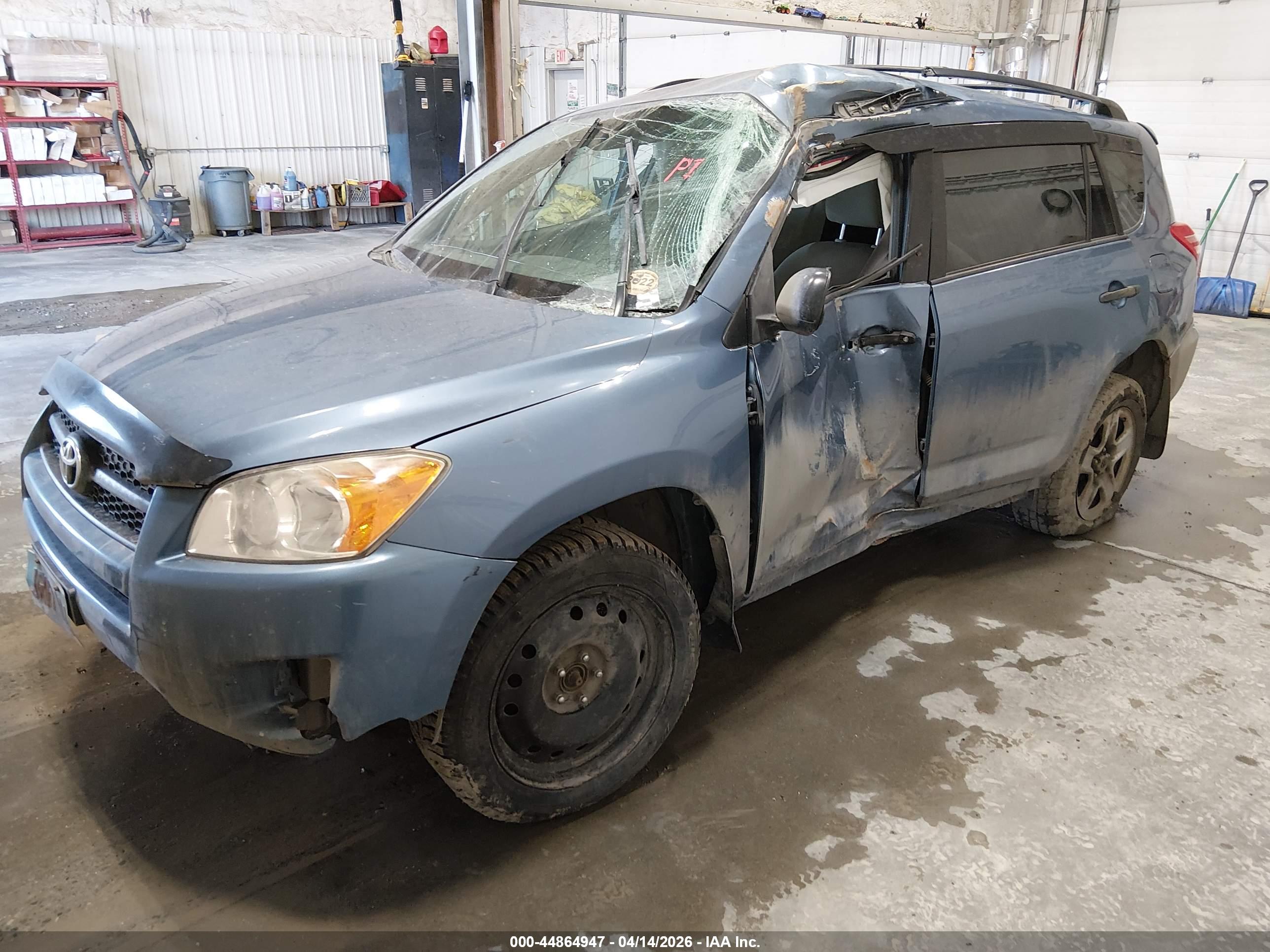 TOYOTA RAV4 image 2