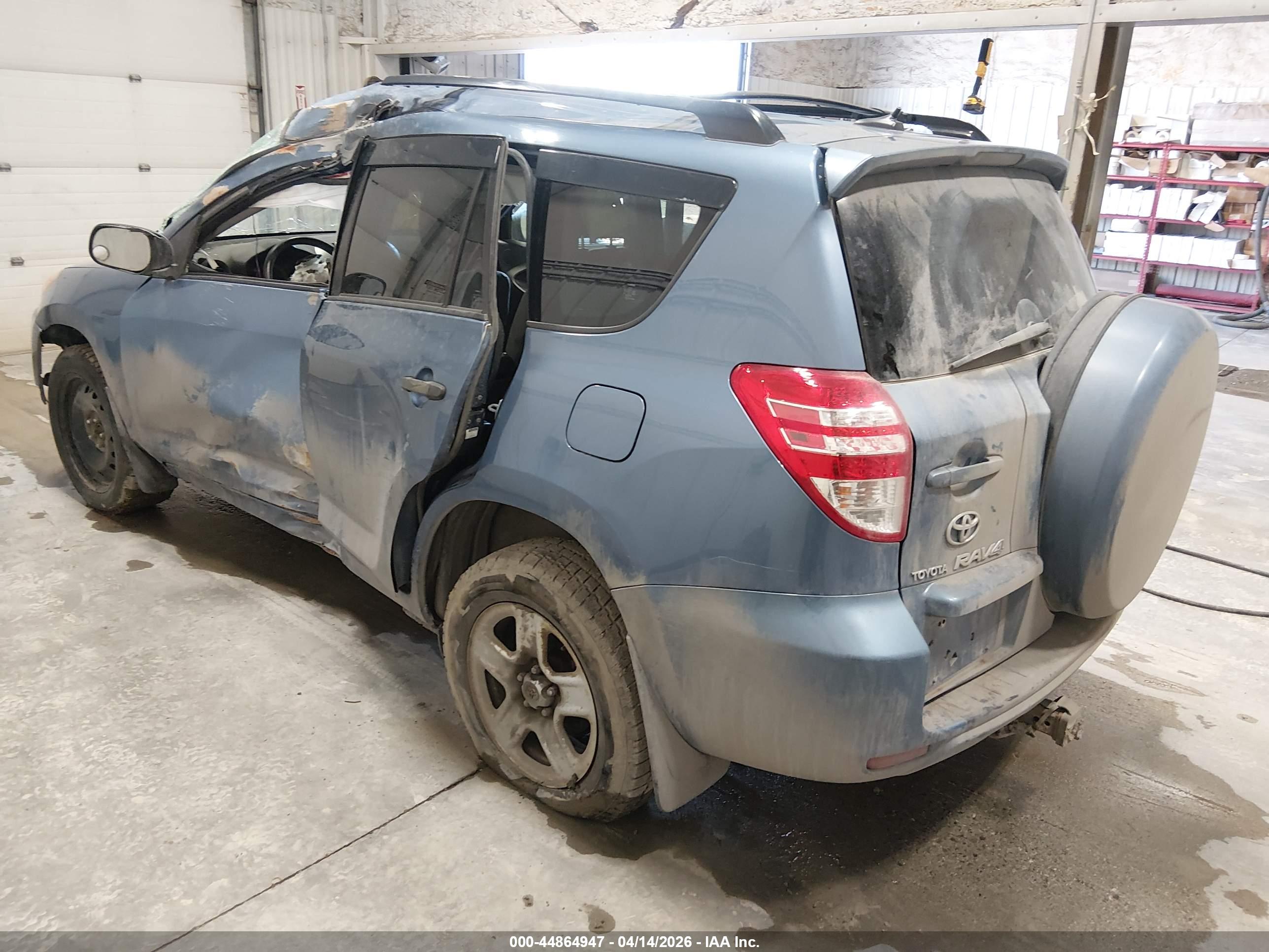 TOYOTA RAV4 image 3
