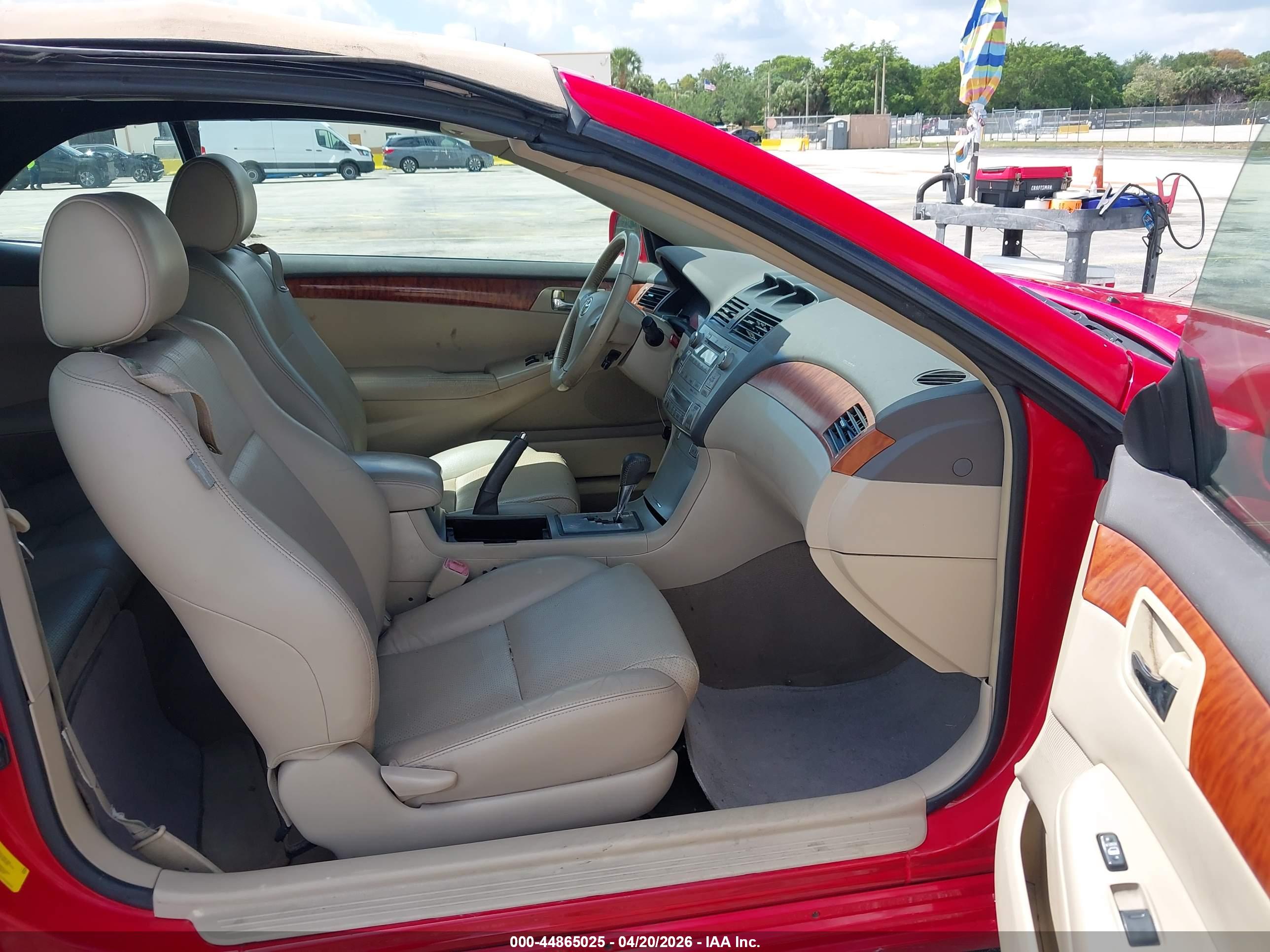 TOYOTA CAMRY image 5